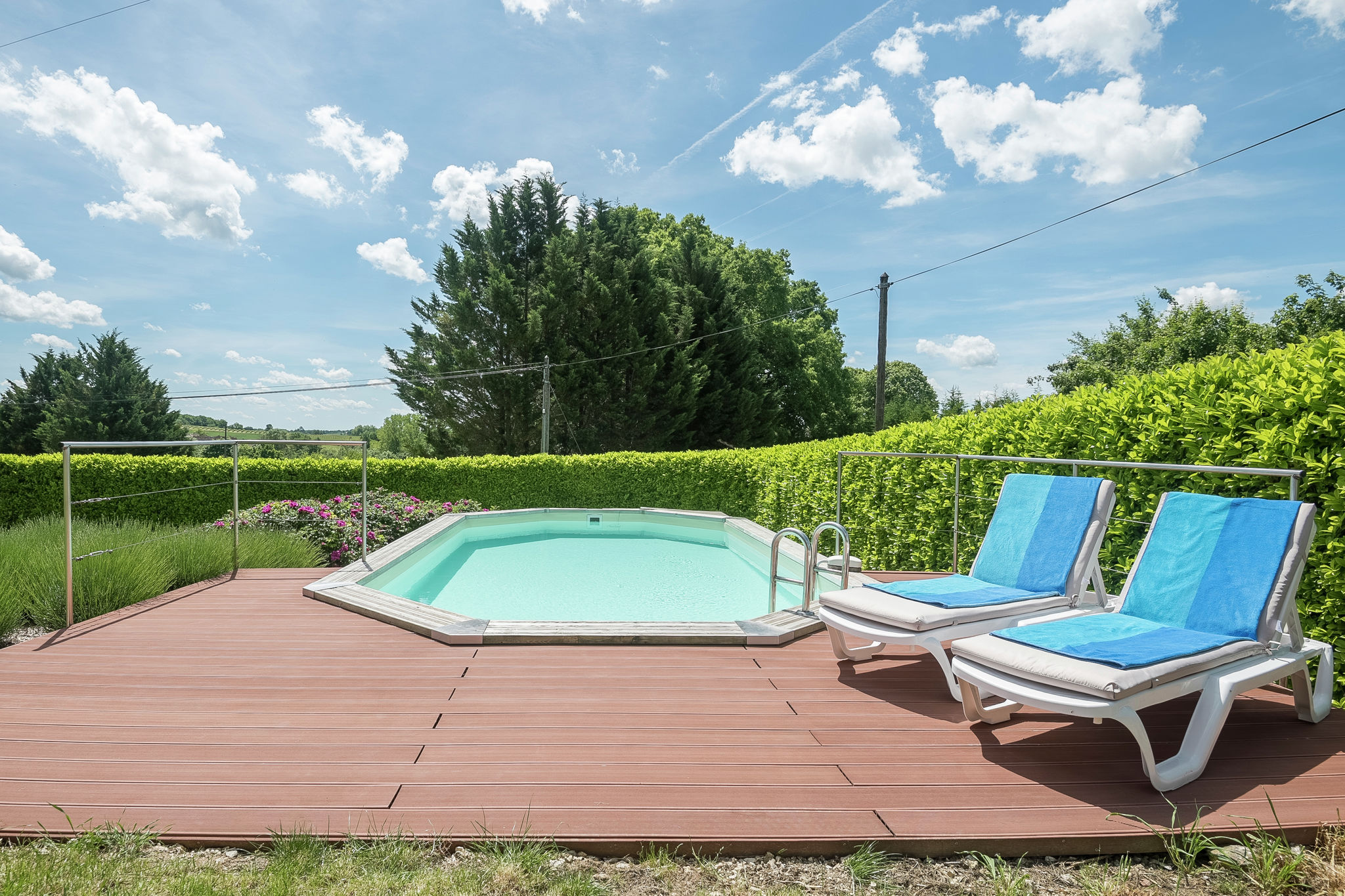 Spacious Holiday Home in Sadillac with Swimming  Pool