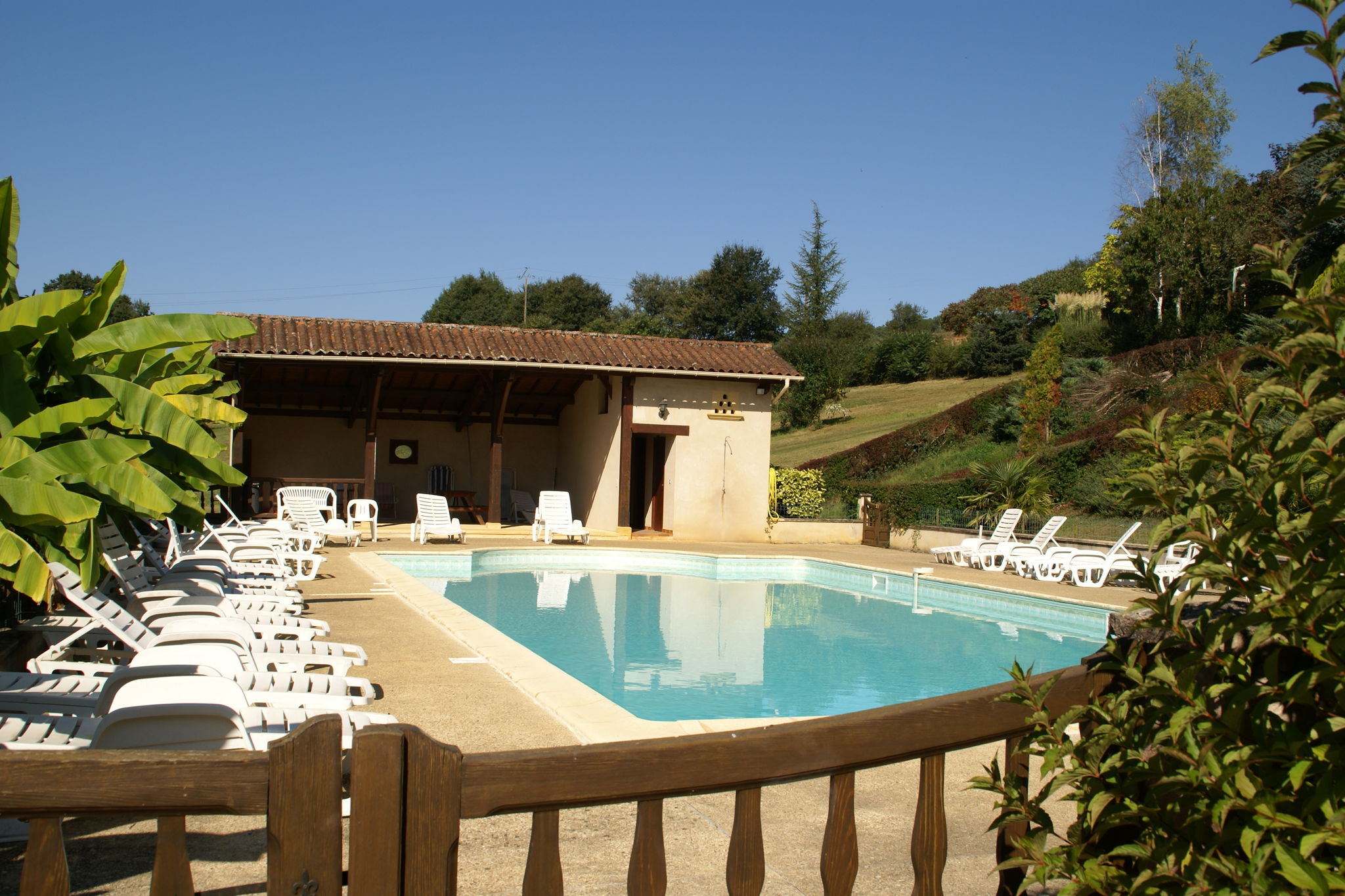 Charmante maison de vacances à Prats-du-Périgord, piscine