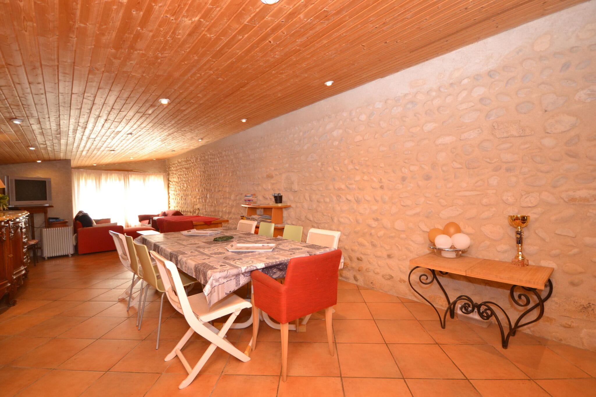 Nice holiday home with private swimming pool near Valence