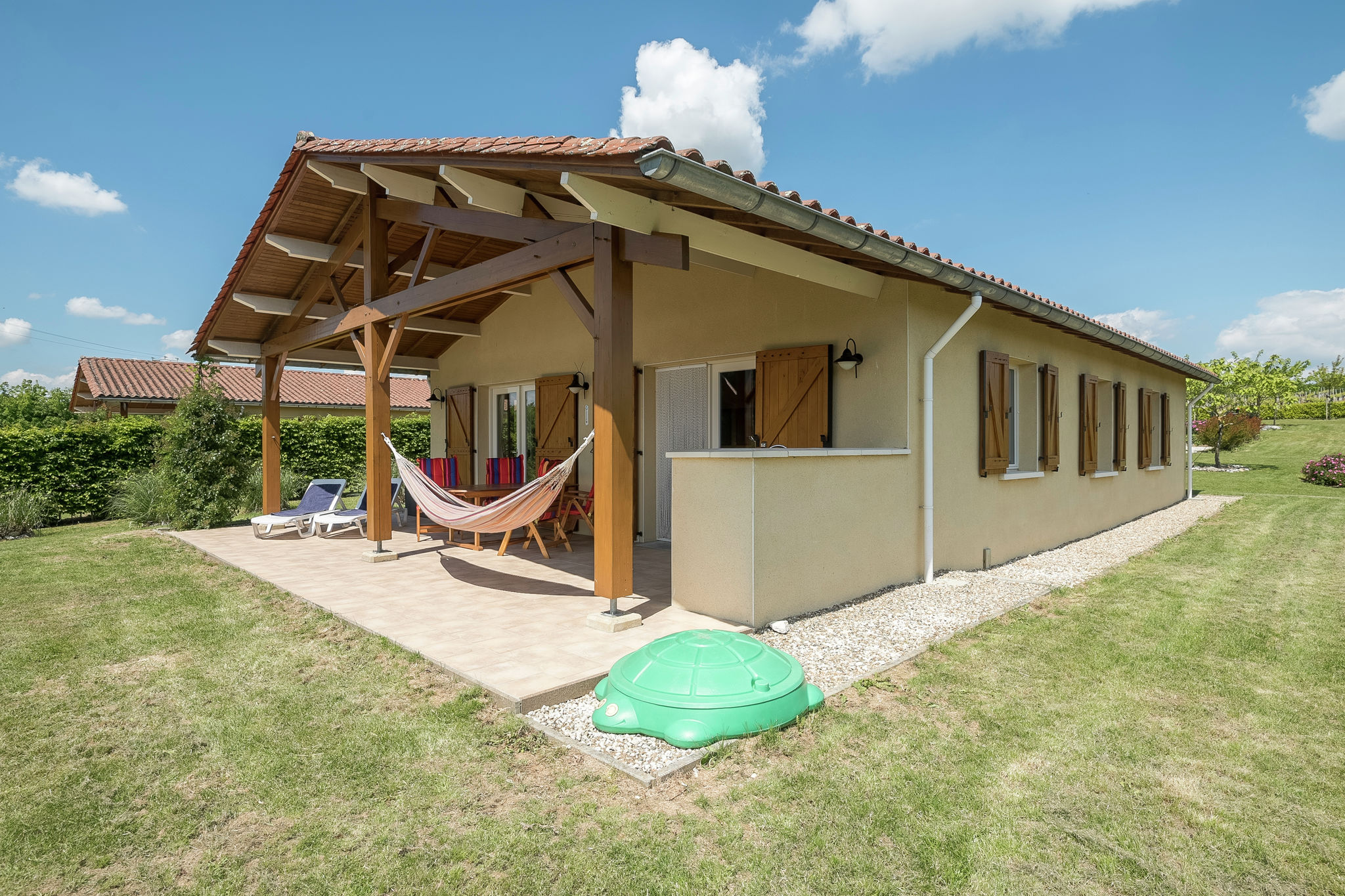 Maison de vacances confortable à Sadillac avec piscine privée