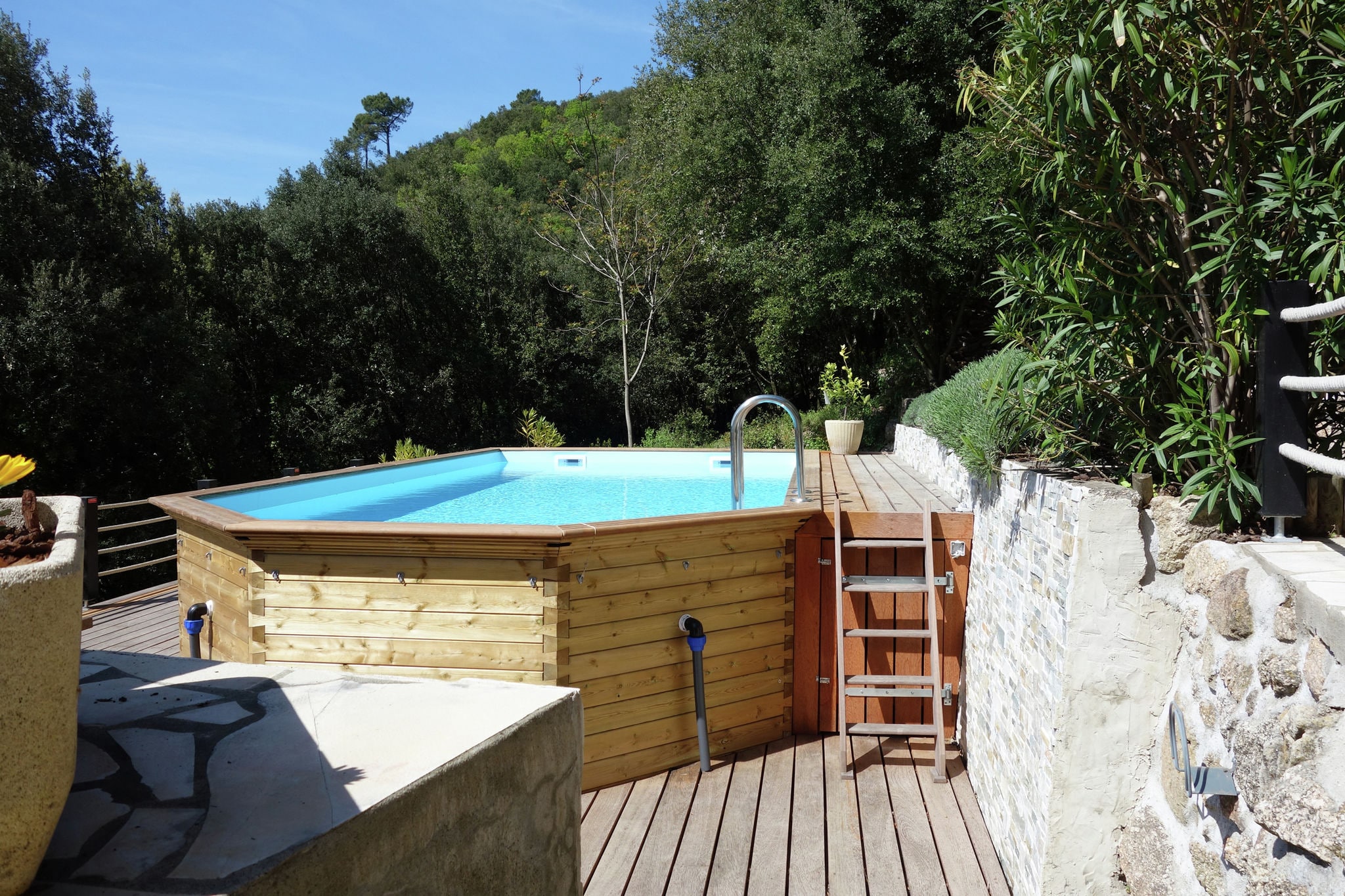 Modernes Ferienhaus in Dunière-sur-Eyrieux mit eigenem Pool