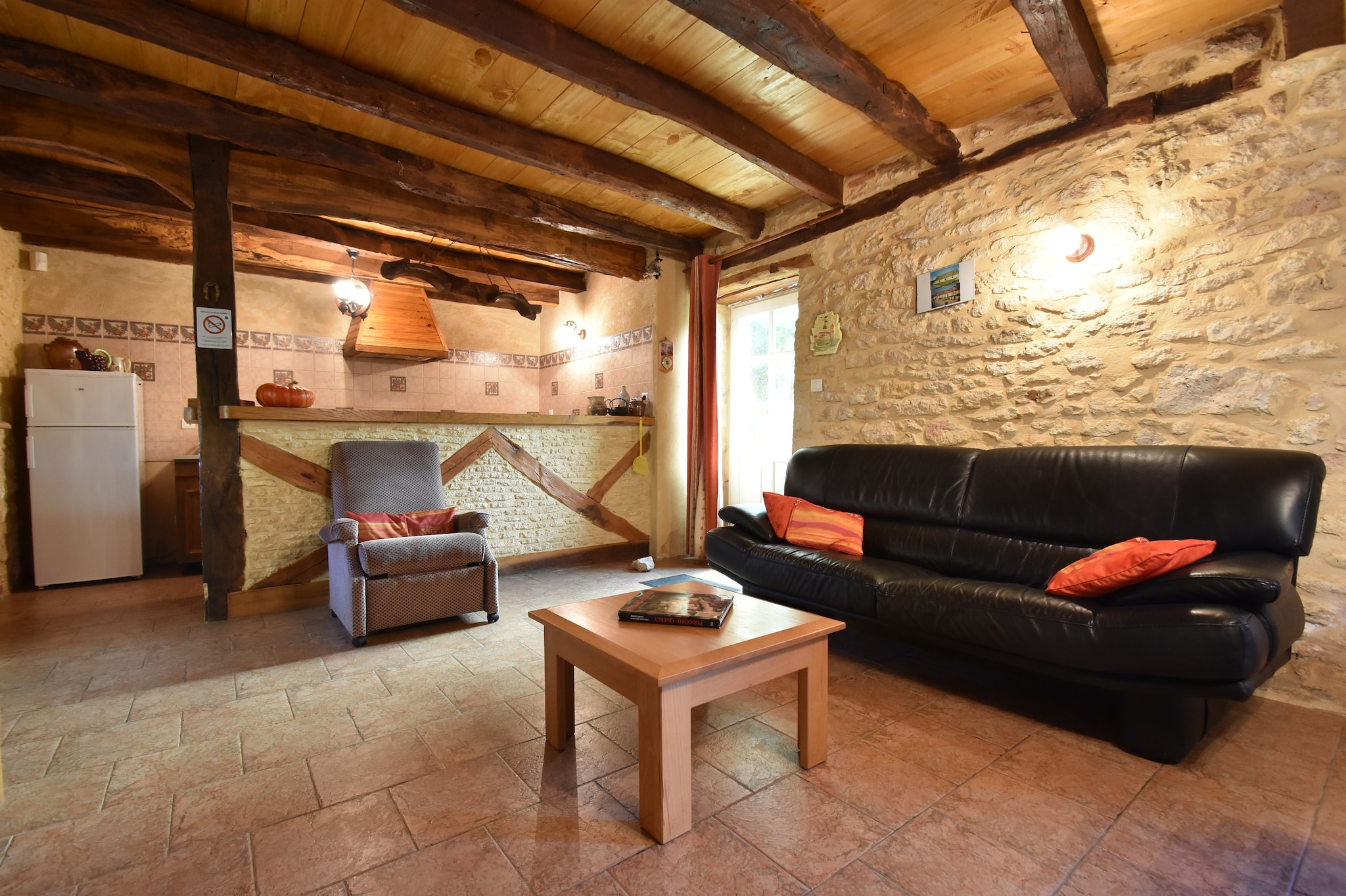 An optional utilities and service fee of EUR 100,00 will be charged before your arrival. Details are given below.<br> This 300-year-old holiday home near St. LÃ©on-sur-VÃ©zÃ¨re blends historic elegance with modern comfort. Renovated with care to preserve its PÃ©rigord style, the house features tasteful furnishings, a warm ambiance, and a splendid rose garden. The private swimming pool, bordered by conifers, offers a serene escape, while the large terrace and shaded lime tree invite relaxed afternoons and cozy evenings. Families will love the spacious lawn perfect for football, the table tennis setup, and the child-friendly play area. The friendly owners, living nearby, are discreet and happy to share local tips. With no vis-Ã -vis, guests enjoy privacy while the owners occasionally use the pool when guests are away. The forest is just 200 meters away, and the picturesque village of St. LÃ©on-sur-VÃ©zÃ¨re-one of France's most beautiful-is a short walk for dining and daily essentials. Nearby attractions include the dramatic Marqueyssac Gardens, the imaginative Jardins de l'Imaginaire, and the serene Eyrignac Manor gardens. For dining, enjoy riverside charm at Carmen Restaurant Guinguette or gourmet delights at Le Petit LÃ©on. Whether you're exploring prehistoric sites or relaxing in nature, this home offers a perfect Dordogne escape. <br><b> Optional Utilities & Service Package </b><br><b> An optional utilities and service package of EUR 100,00 </b> can be selected prior to your arrival. You will receive a separate communication with the payment link should you wish to include it.<br>This package ensures a seamless stay and conveniently covers services such as final cleaning, utility consumption, service support, and protection against minor damages or incidental costs during your stay.<br>Guests who prefer may manage these services independently, provided the property is returned in good order at check-out.