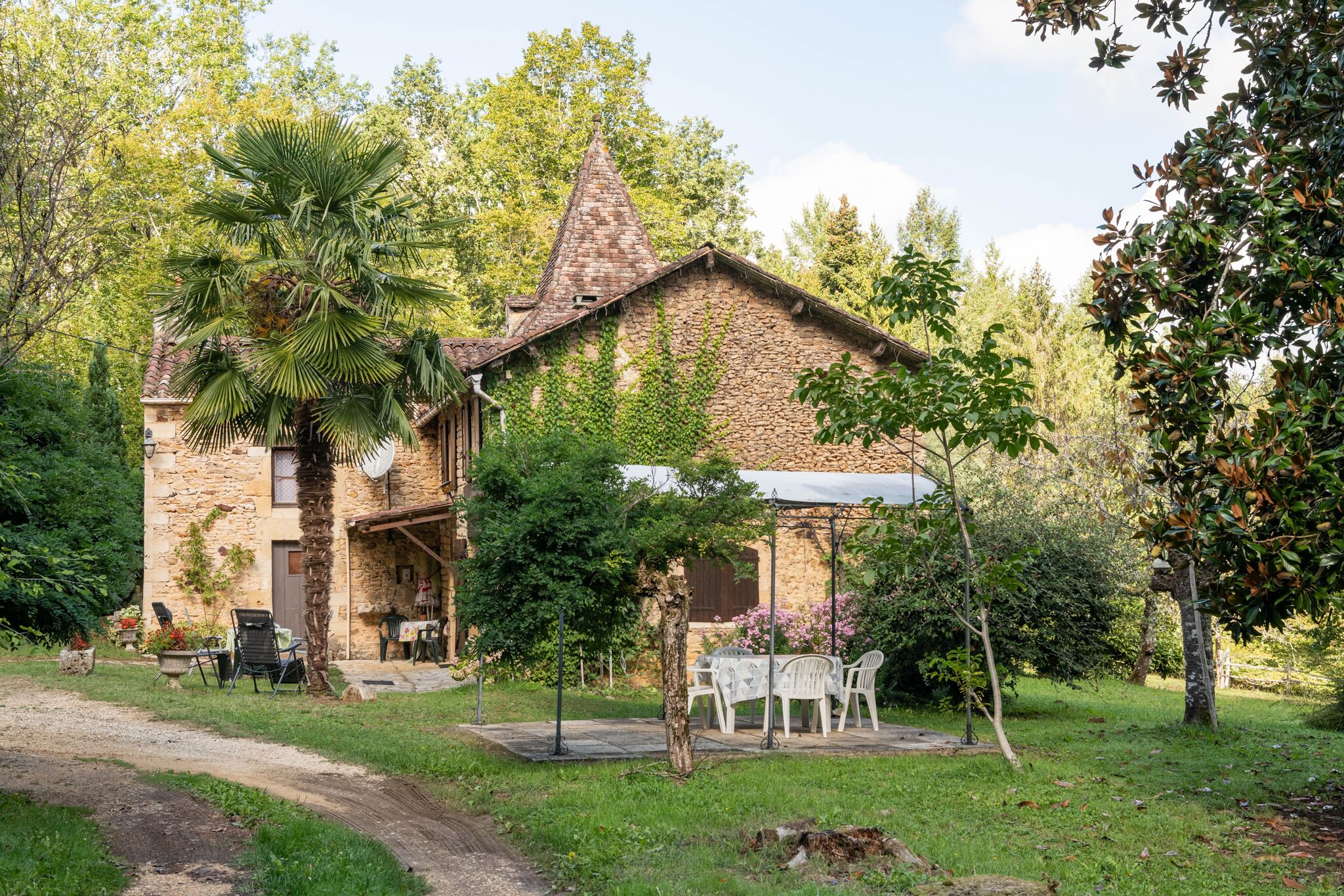 Rustiek huis met een privé tuin, Villefranche du Perigord