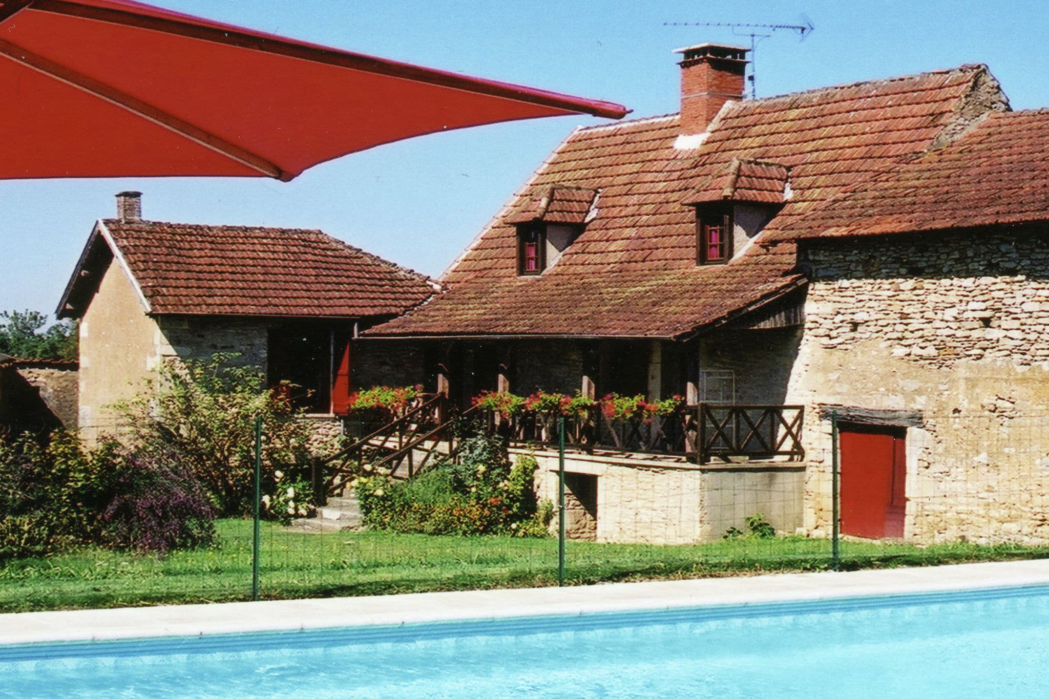 Gemütliches Ferienhaus mit Swimmingpool in Besse