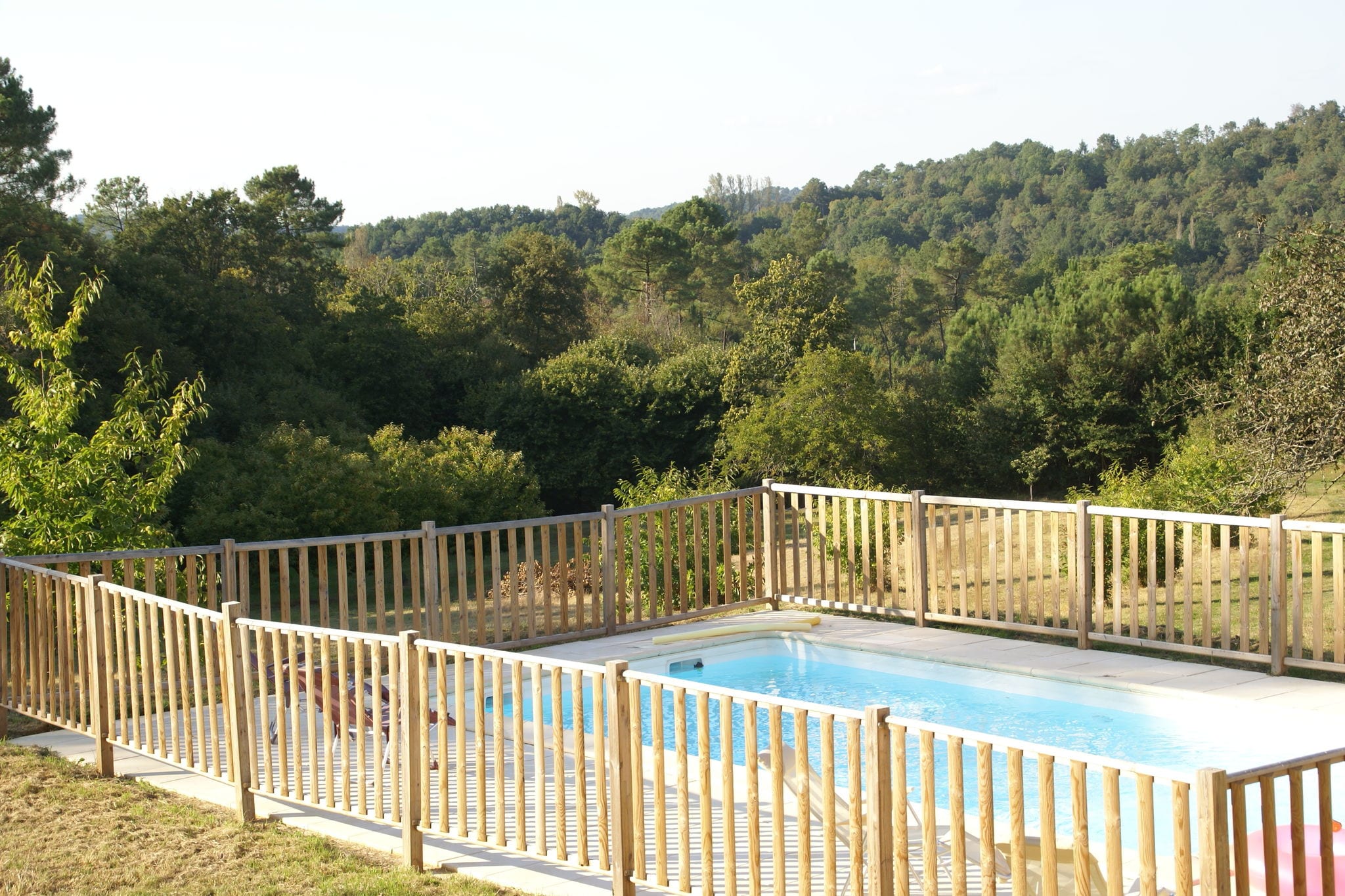 Maison de vacances paisible à Loubejac avec piscine privée