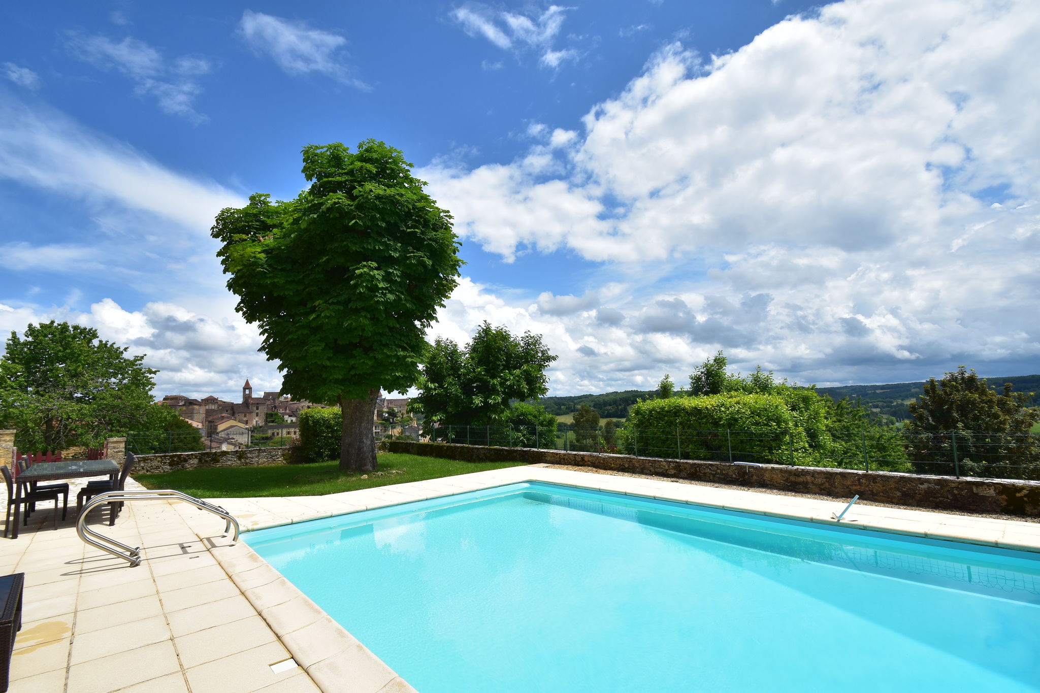 Imposante villa op droomlocatie in Belvès met privézwembad