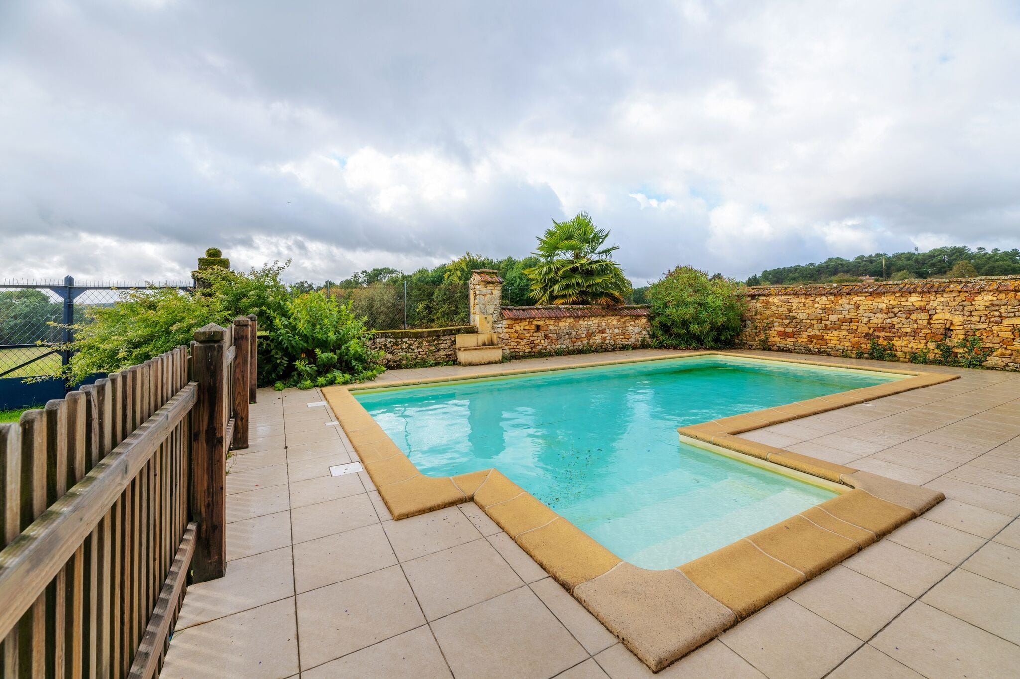 Maison de vacances vintage avec piscine privée à Loubejac
