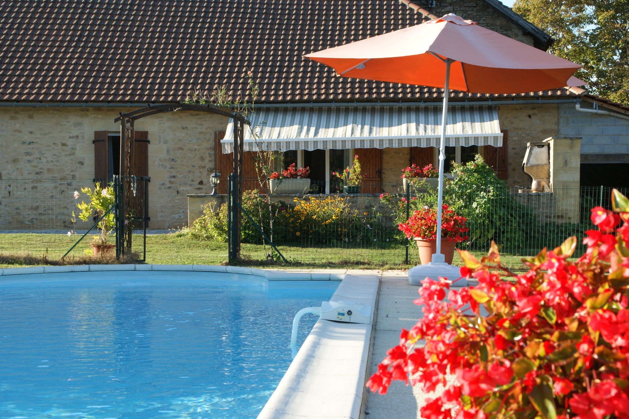 Belle maison de vacances avec piscine privée à Saint-Pompont