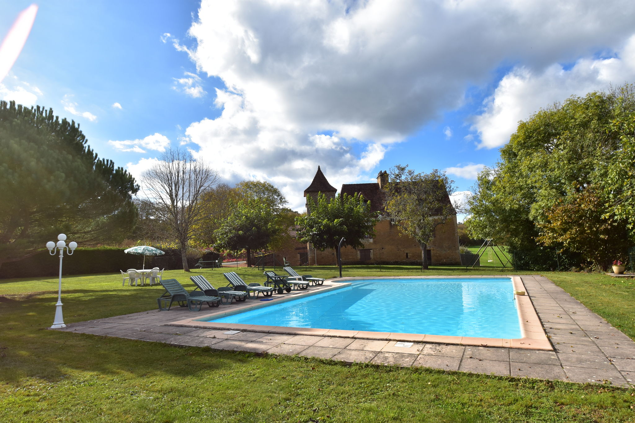 Vintage Holiday Home in Besse with Swimming Pool