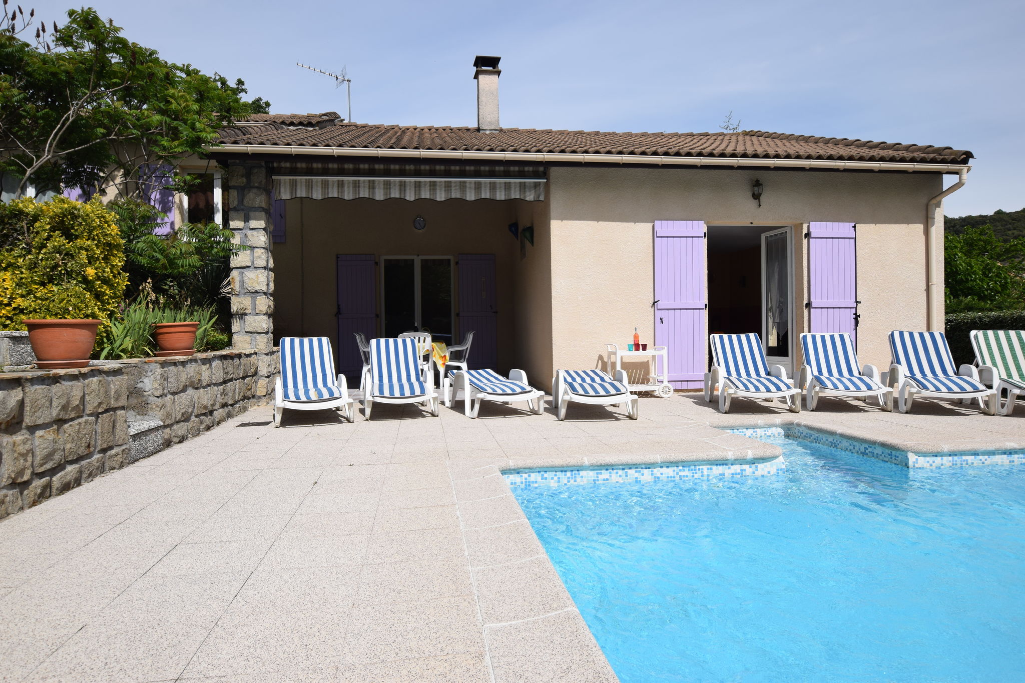 Detached villa in a small villa estate with private swimming pool