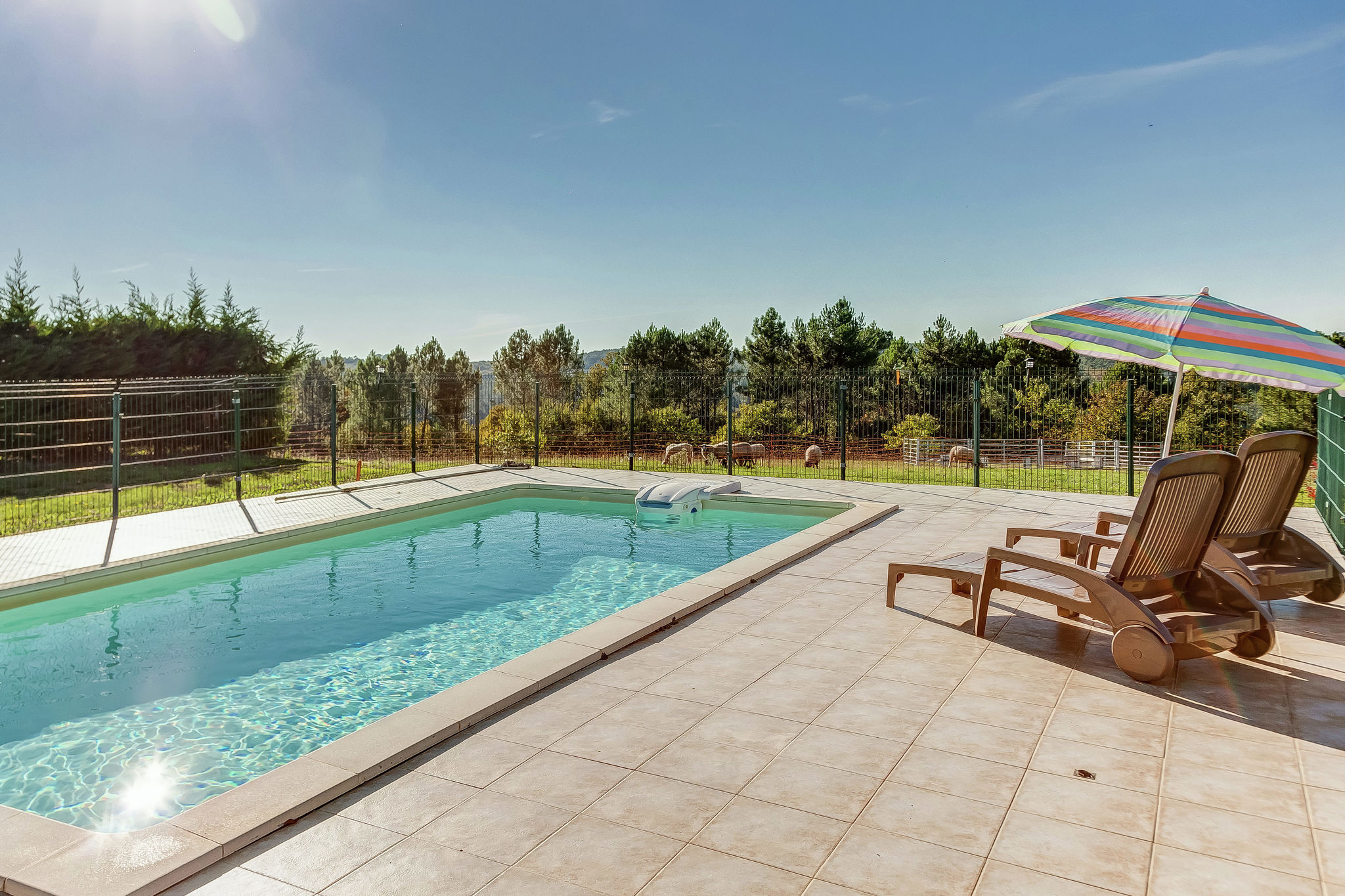 Ferienhaus mit privatem Pool und Panoramablick in der Nähe von Prats-du-Périgord