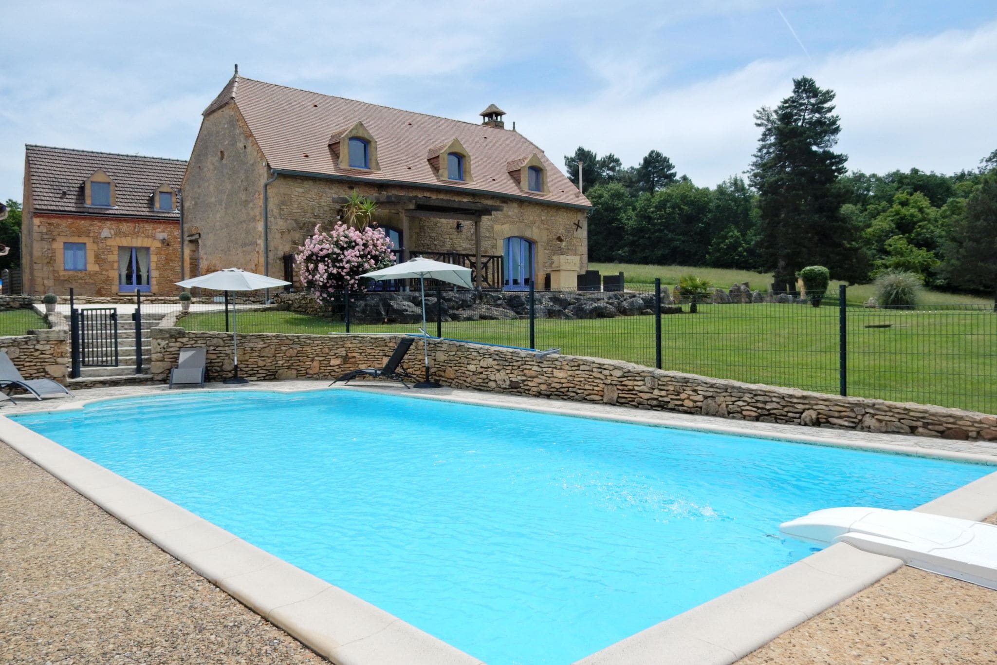 Maison de vacance en pierre au paradis avec piscine privée