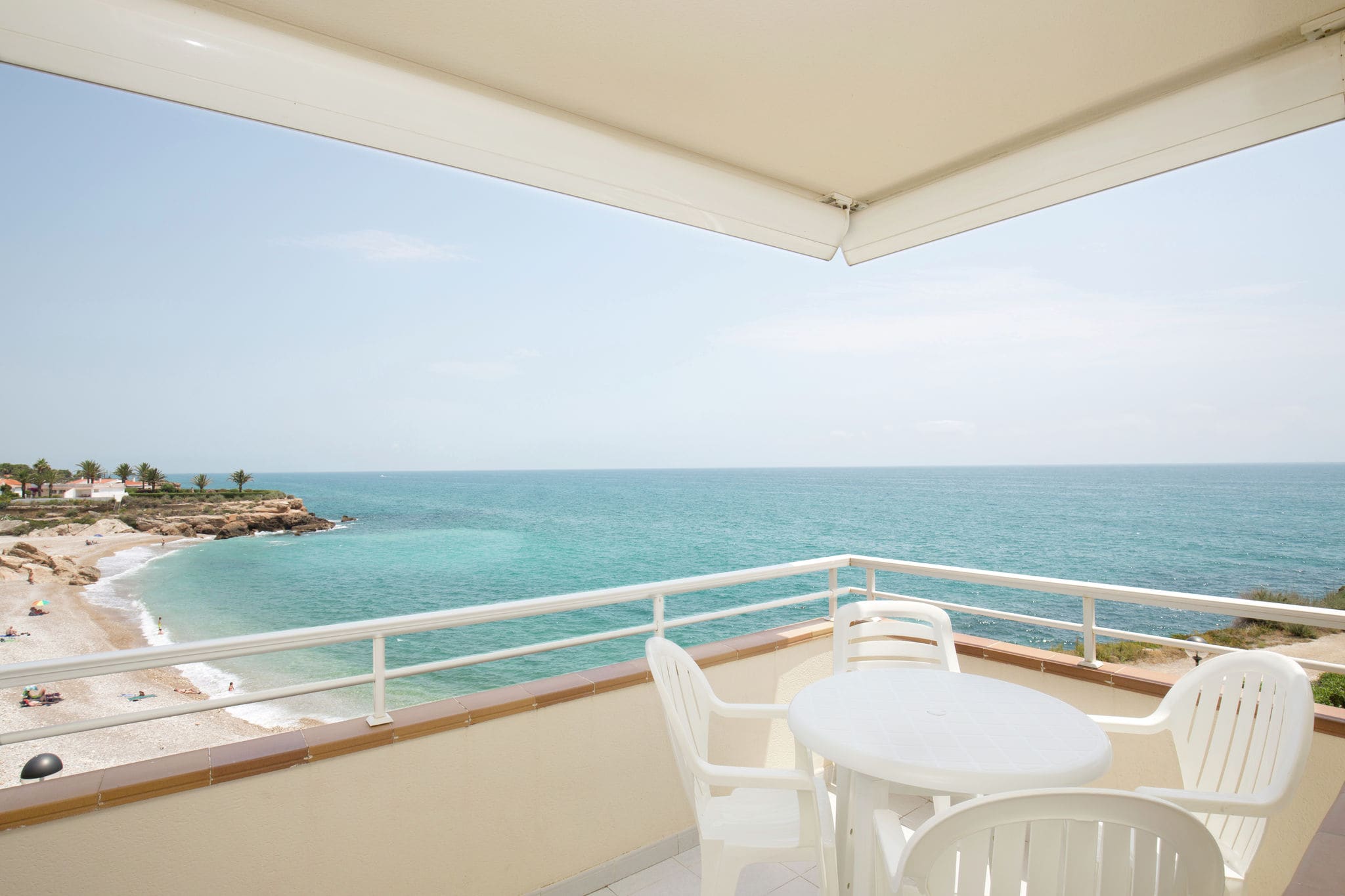 Verzorgd appartement met uitzicht op zee met twee zwembaden vlakbij Vinaròs