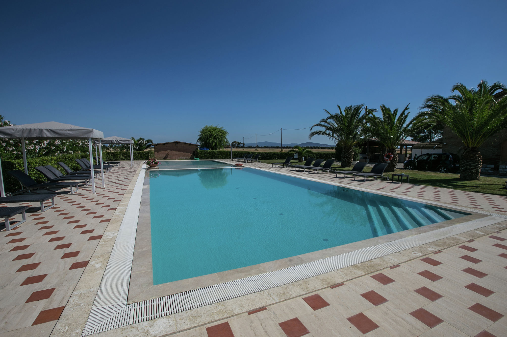 Charmant et confortable appartement avec piscine à Lazise