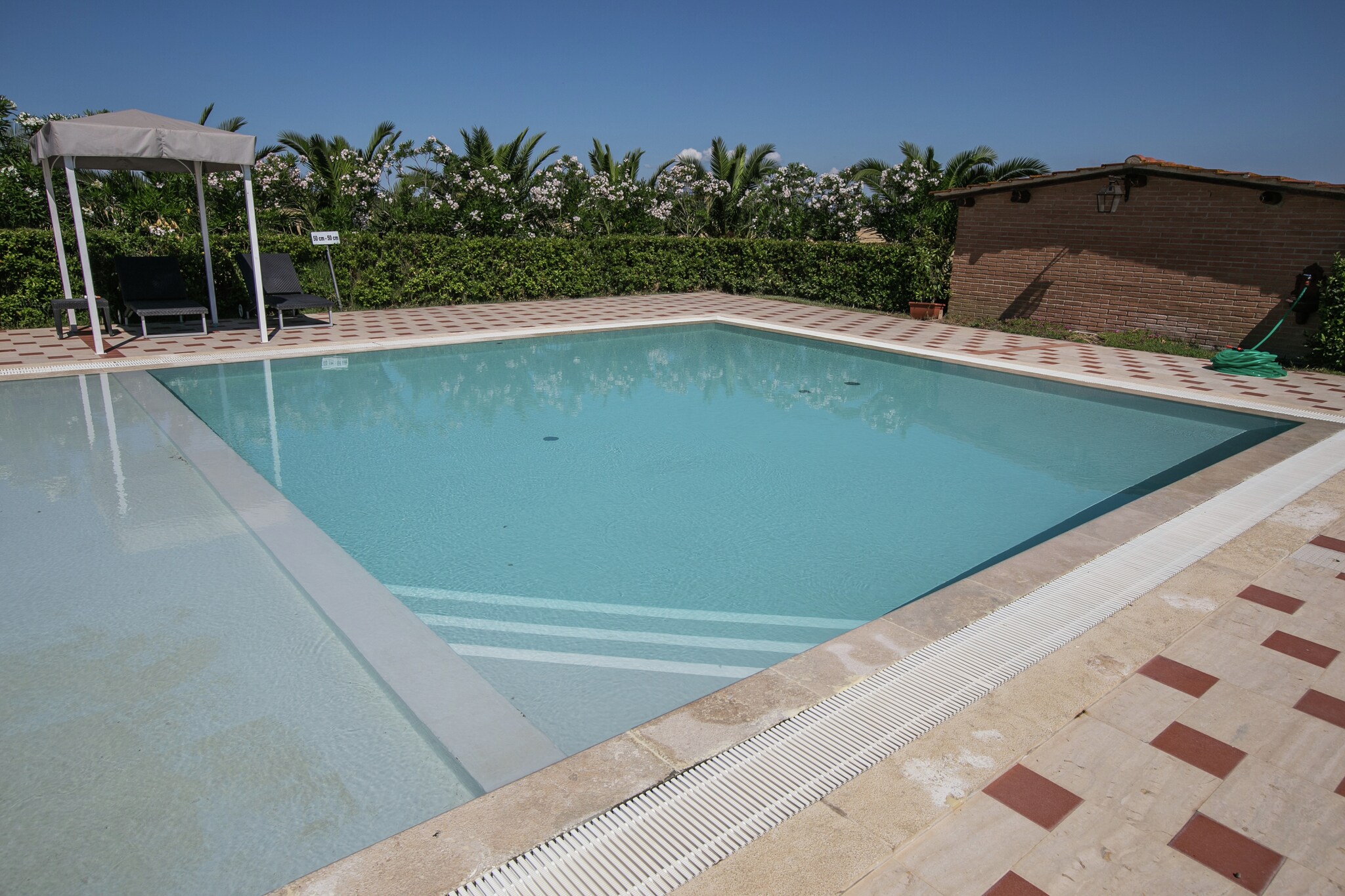 Charmant et confortable appartement avec piscine à Lazise