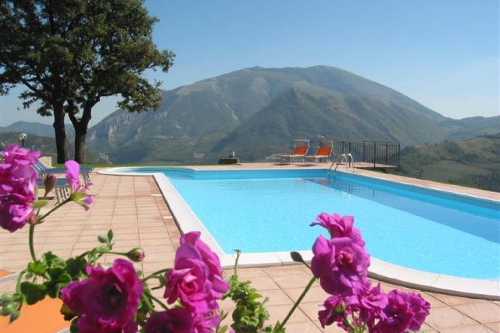 Valley-View Holiday Home in Apecchio with Pool