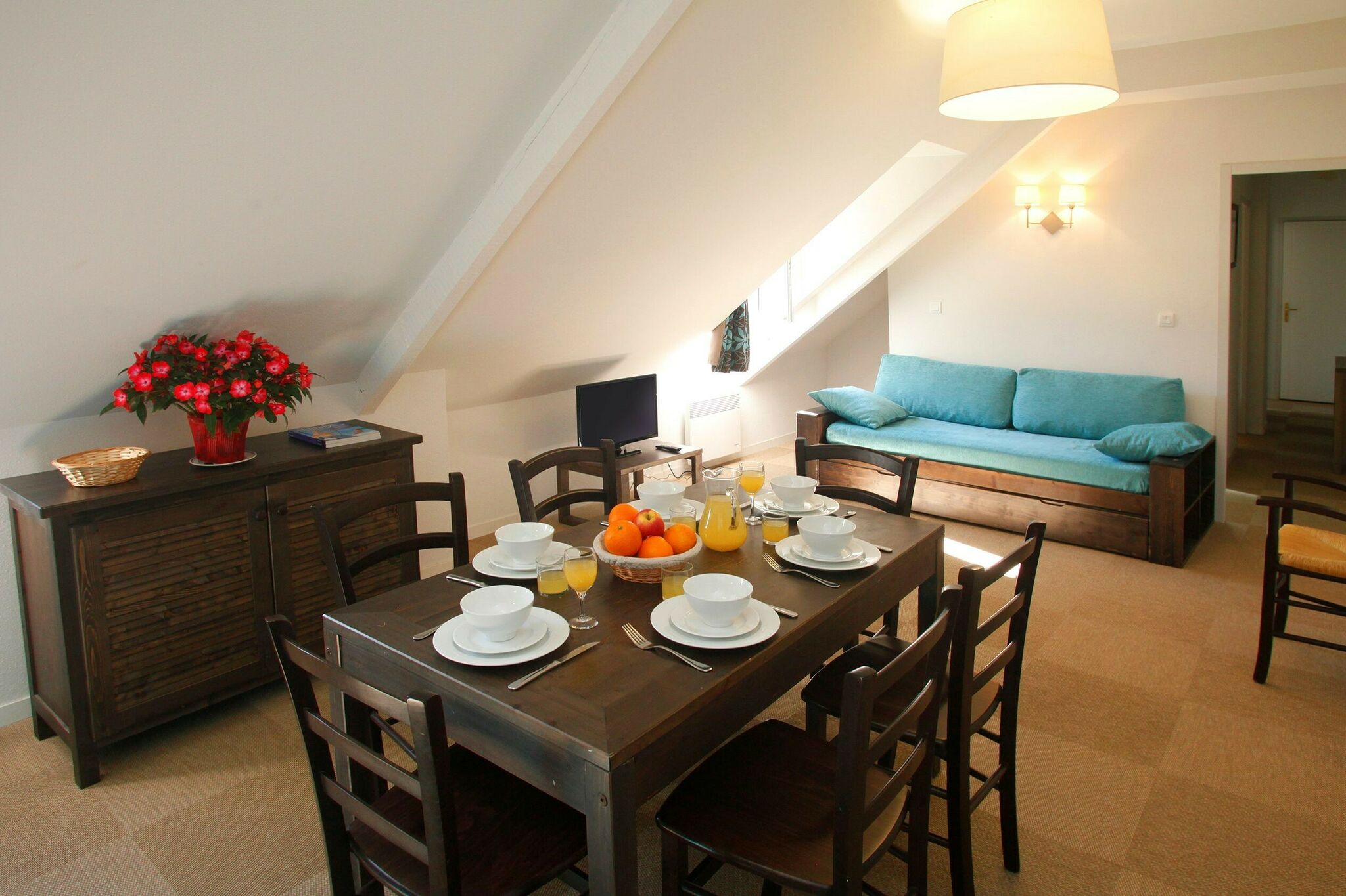 Nice studio in a castle not far from the Breton beaches