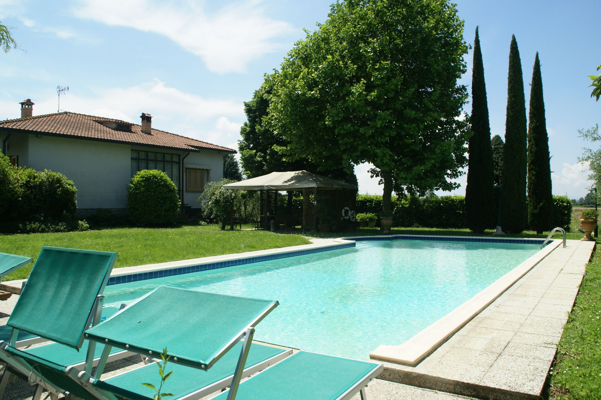 Luxe vakantiehuis dicht bij Cortona met omheind zwembad