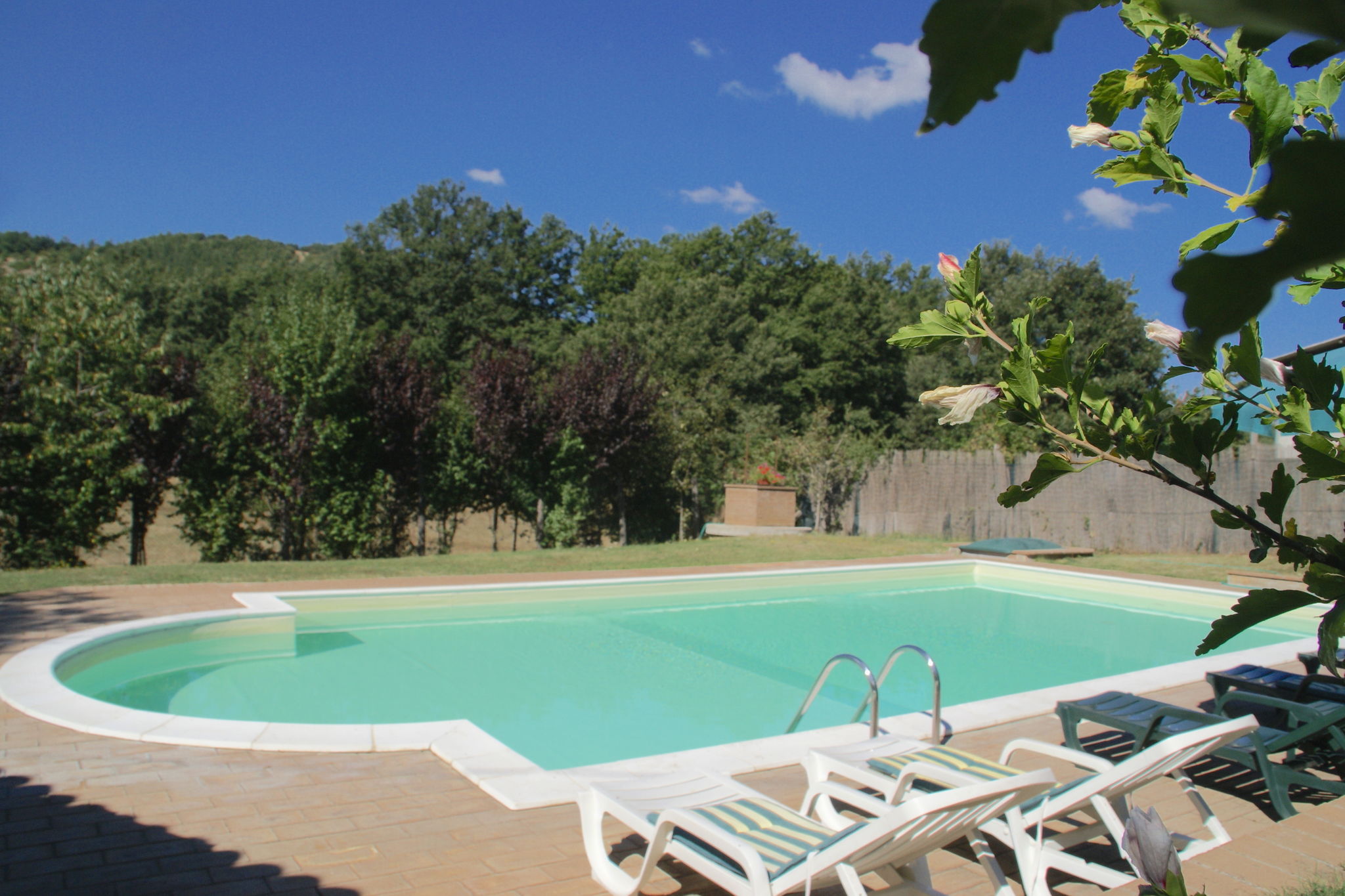 Maison de vacances calme avec piscine à Sellano