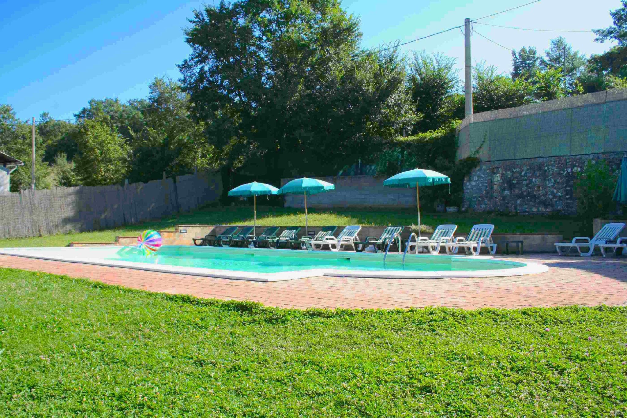 Vrolijk appartement met gezamenlijk zwembad in een rustige omgeving