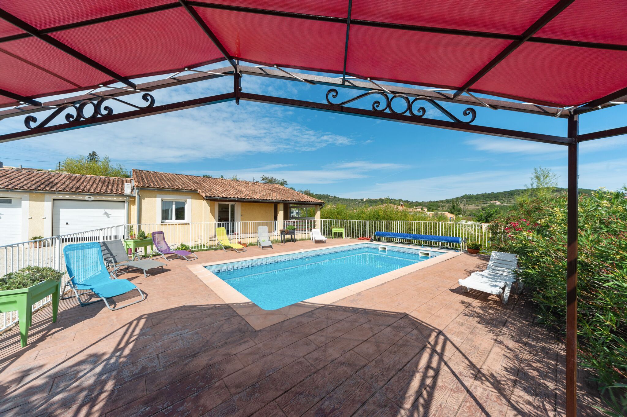 Gemütliches Ferienhaus in Vagnas mit Swimmingpool