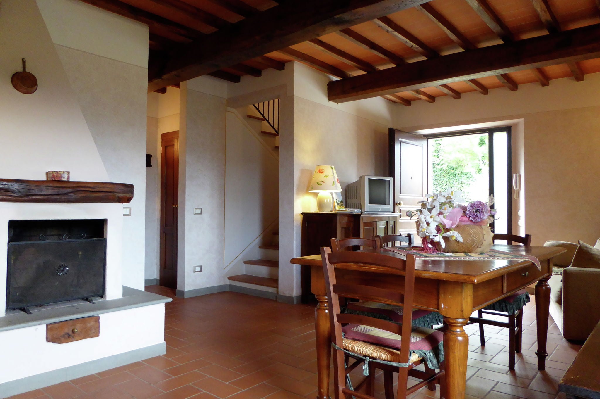 Aantrekkelijk appartement in Montecarelli met ideale ligging