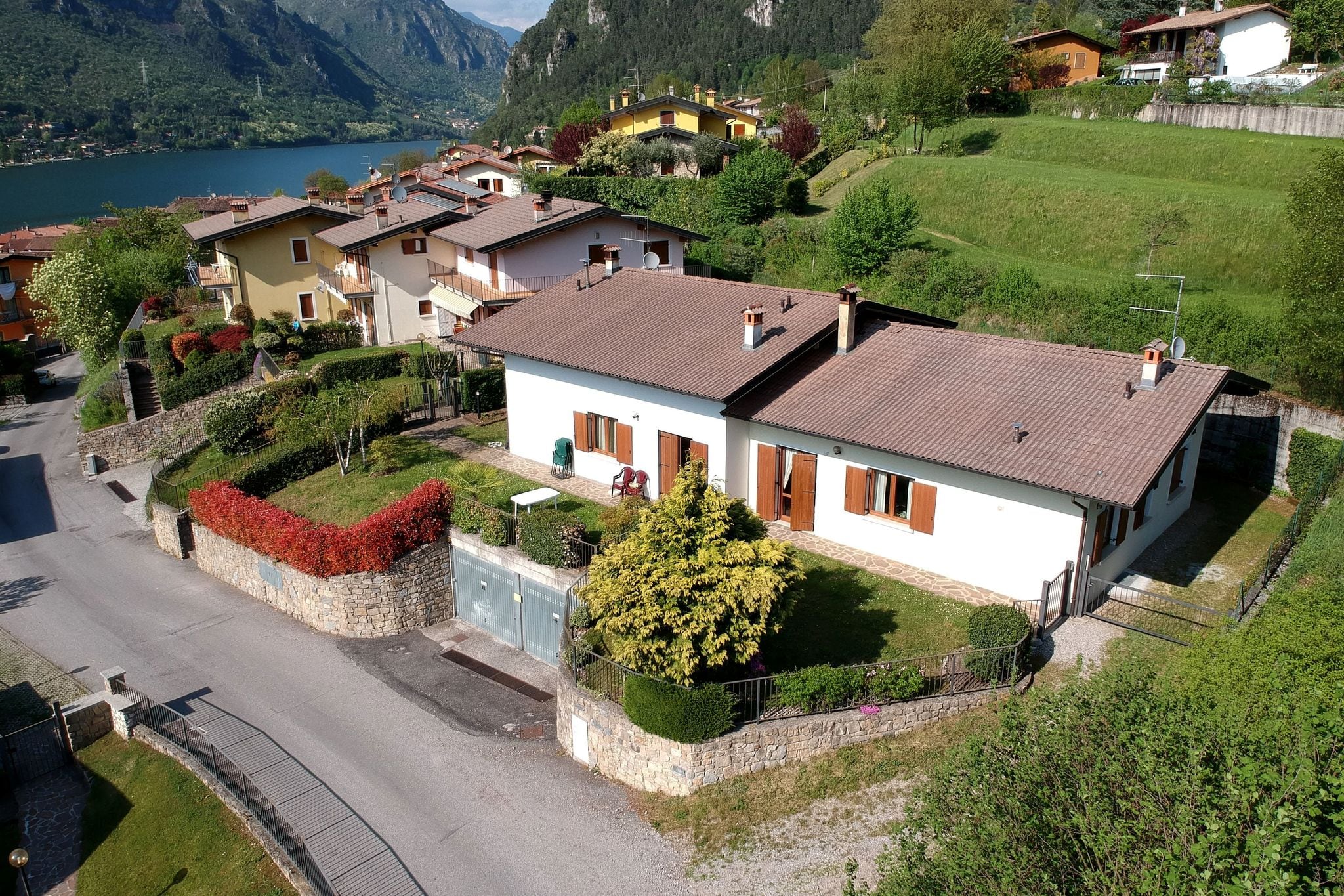 Maison de vacances cosy avec jardin privé à Idro, Lombardie
