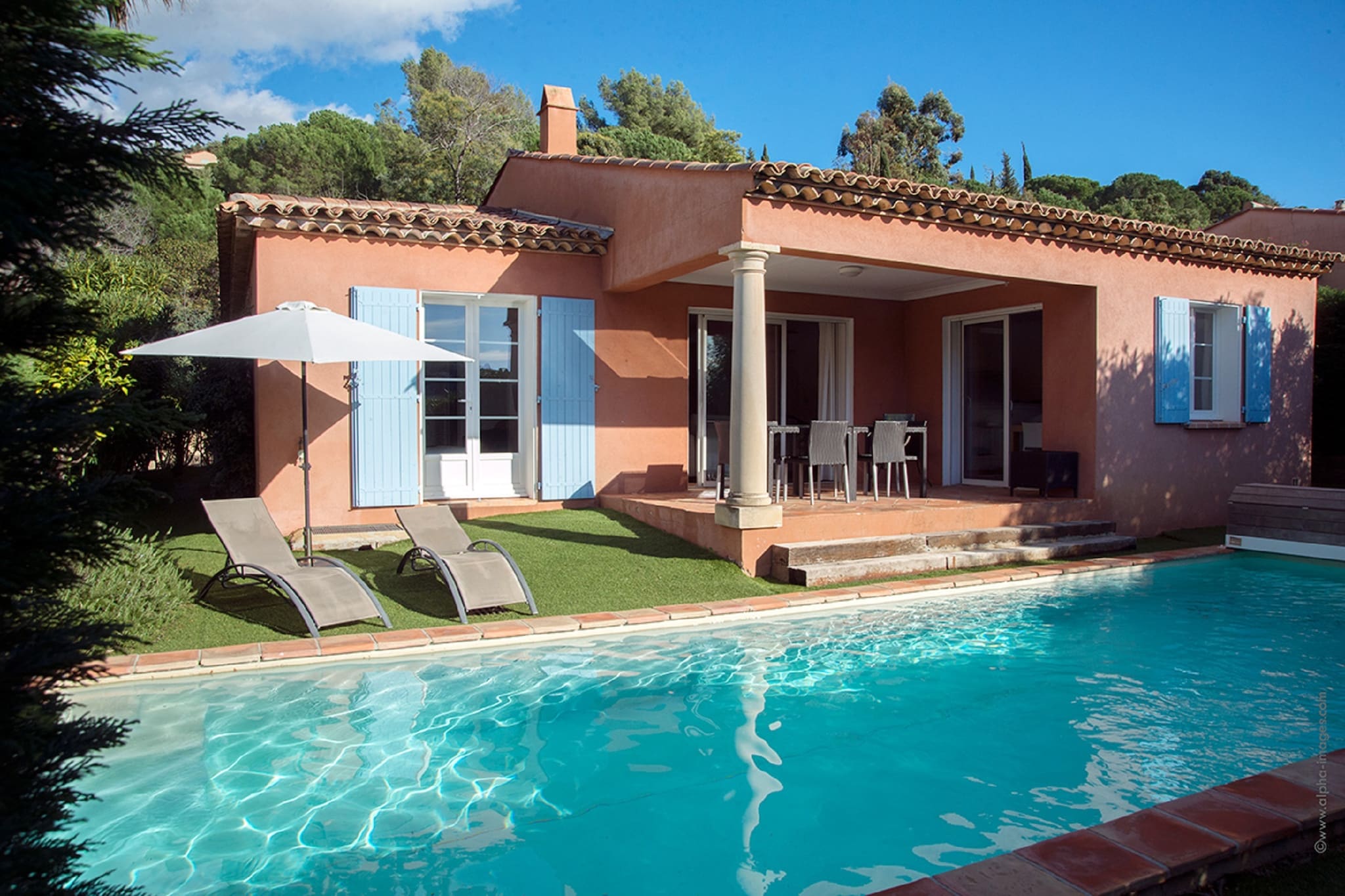 Villa indépendante avec piscine, à 1 km de la mer