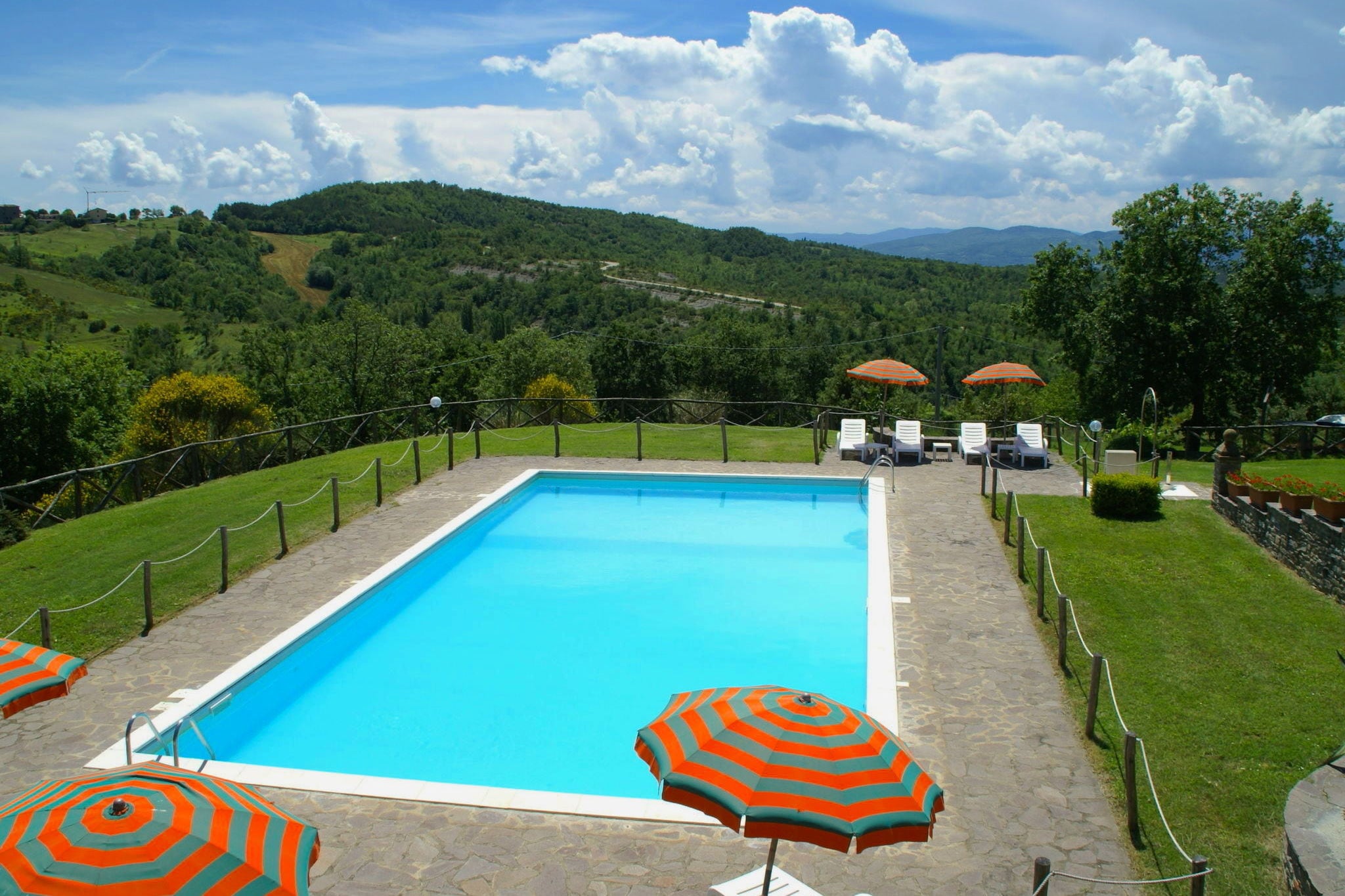 Prachtig appartement met privé-terras en panoramisch zwembad
