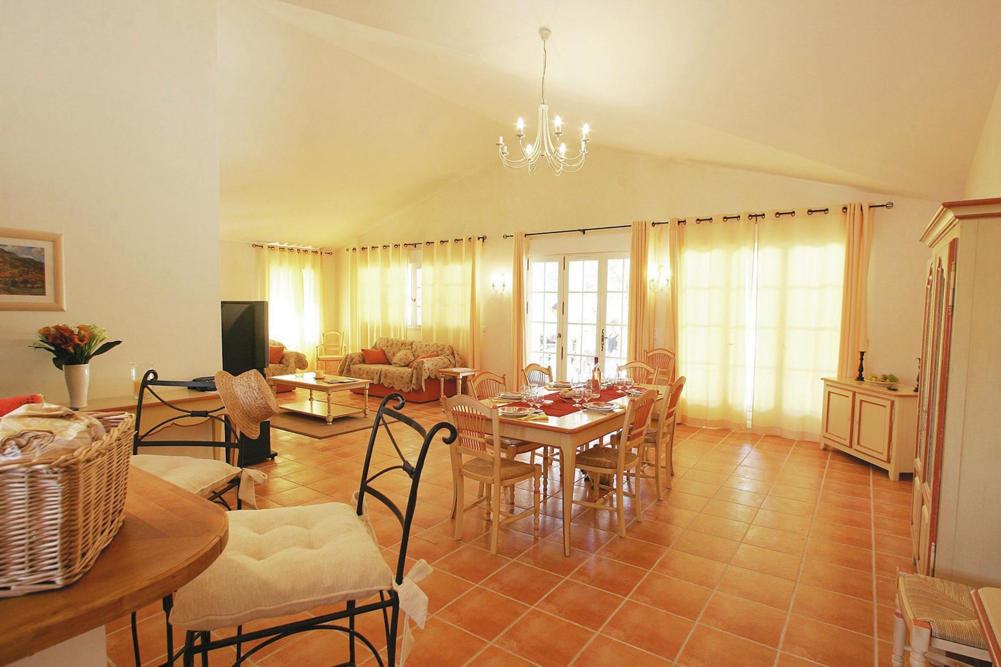 Domaine de Fayence 6-Dining room