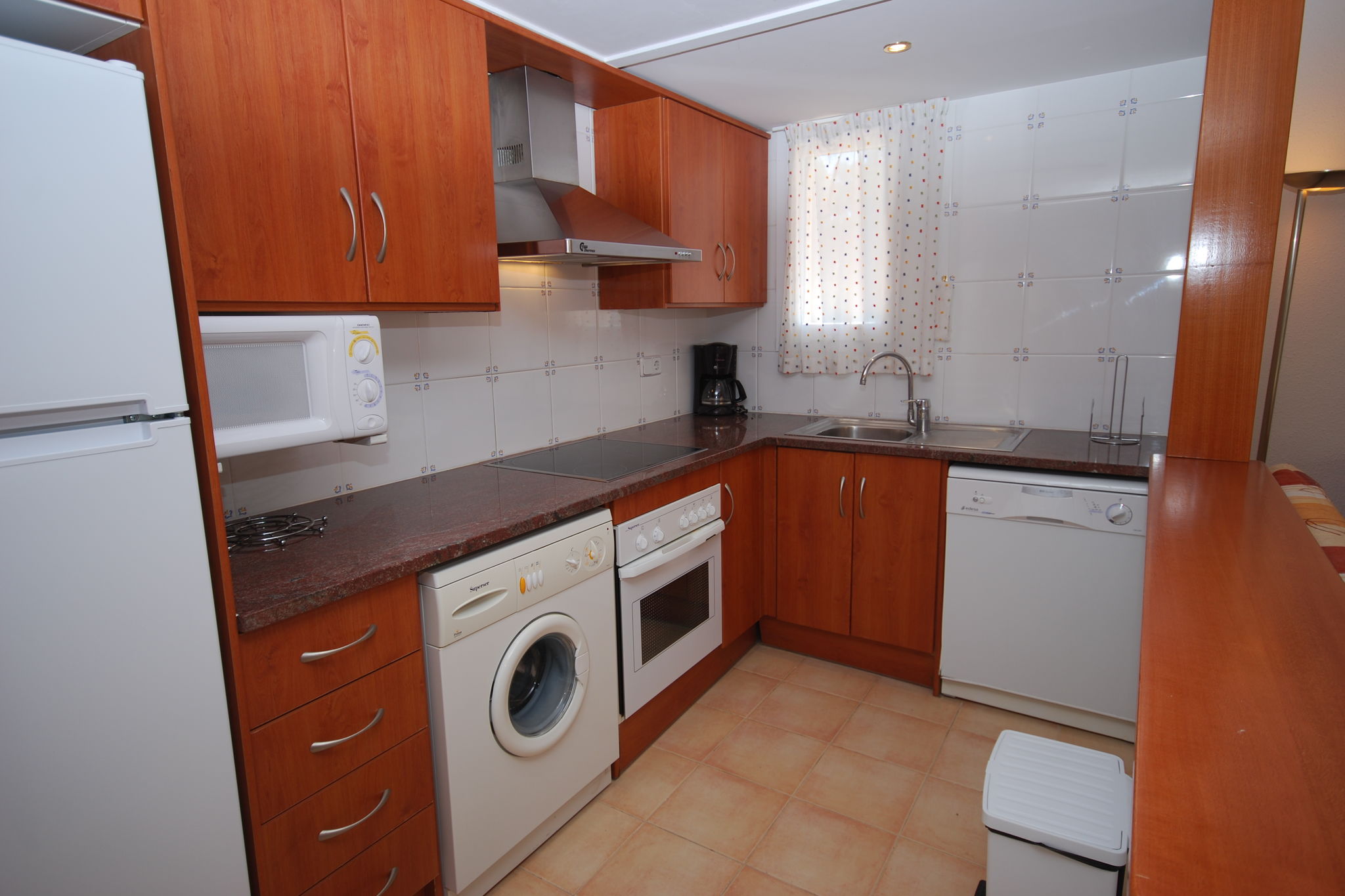 Beautiful holiday home with dishwasher at 900m. from the sea