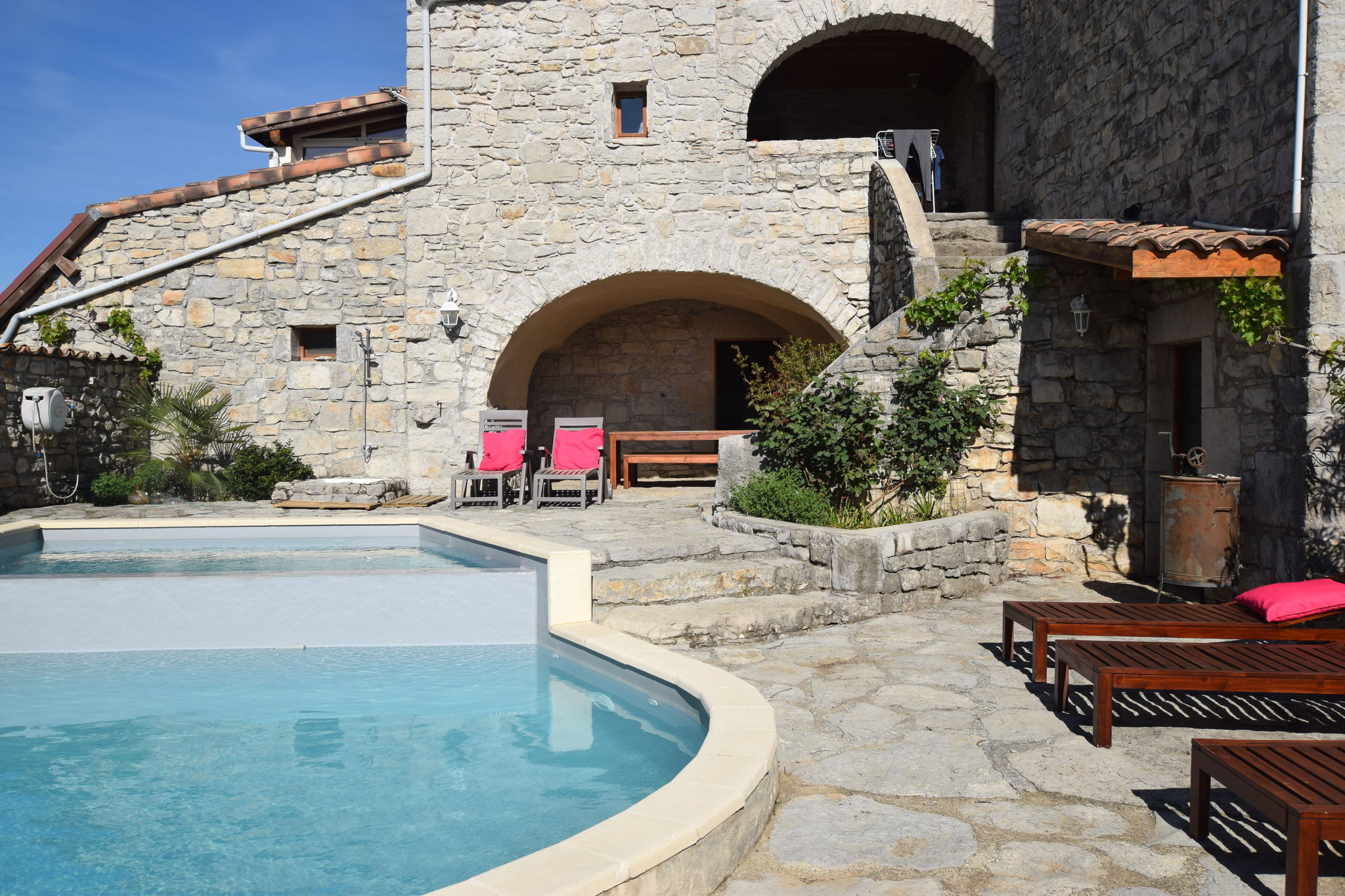 Très bel appartement avec piscine dans l'Ardèche