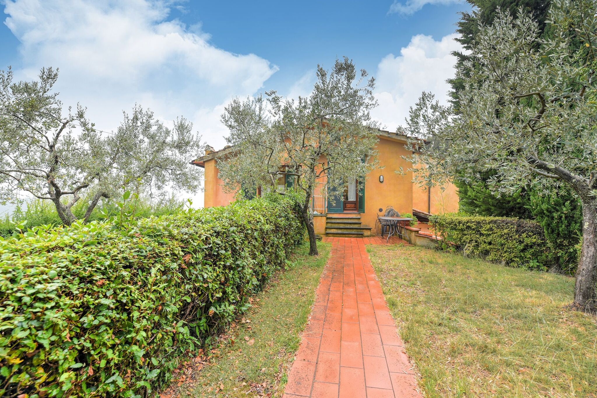 Panorama-Ferienwohnung mit eigenem Garten in Lamporecchio