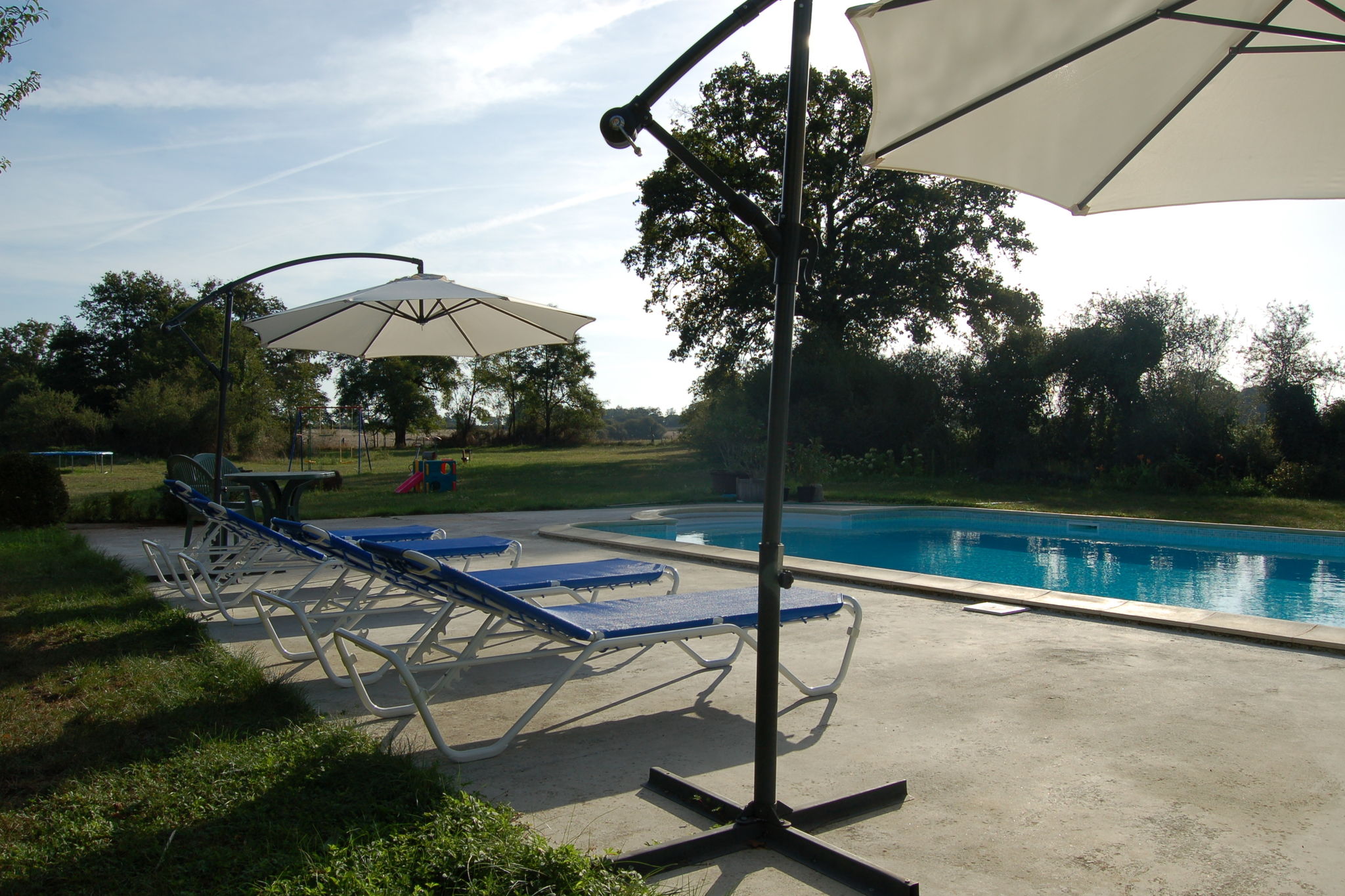 Luxueuse maison de vacances à Pressac avec piscine