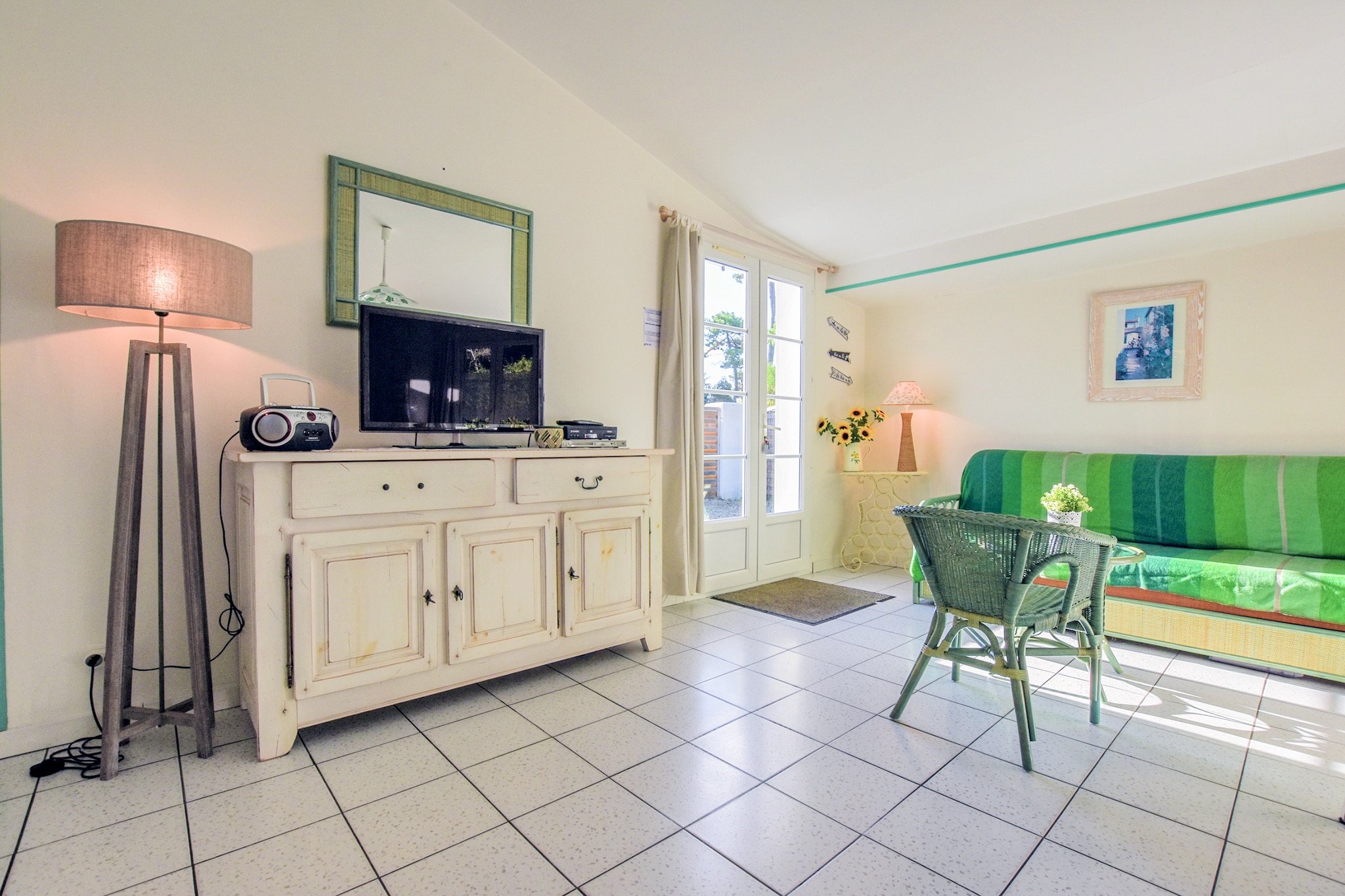 Kitchen(electric kettle, toaster, cooker, hood, coffee machine, oven, microwave, dishwasher, fridge-freezer), Living/diningroom(TV, DVD player, CD player), bedroom(double bed), bedroom(single trundle bed, bunk bed), washing machine, heating(electric), terrace(private, 35 m2), garden(fenced), garden furniture, BBQ