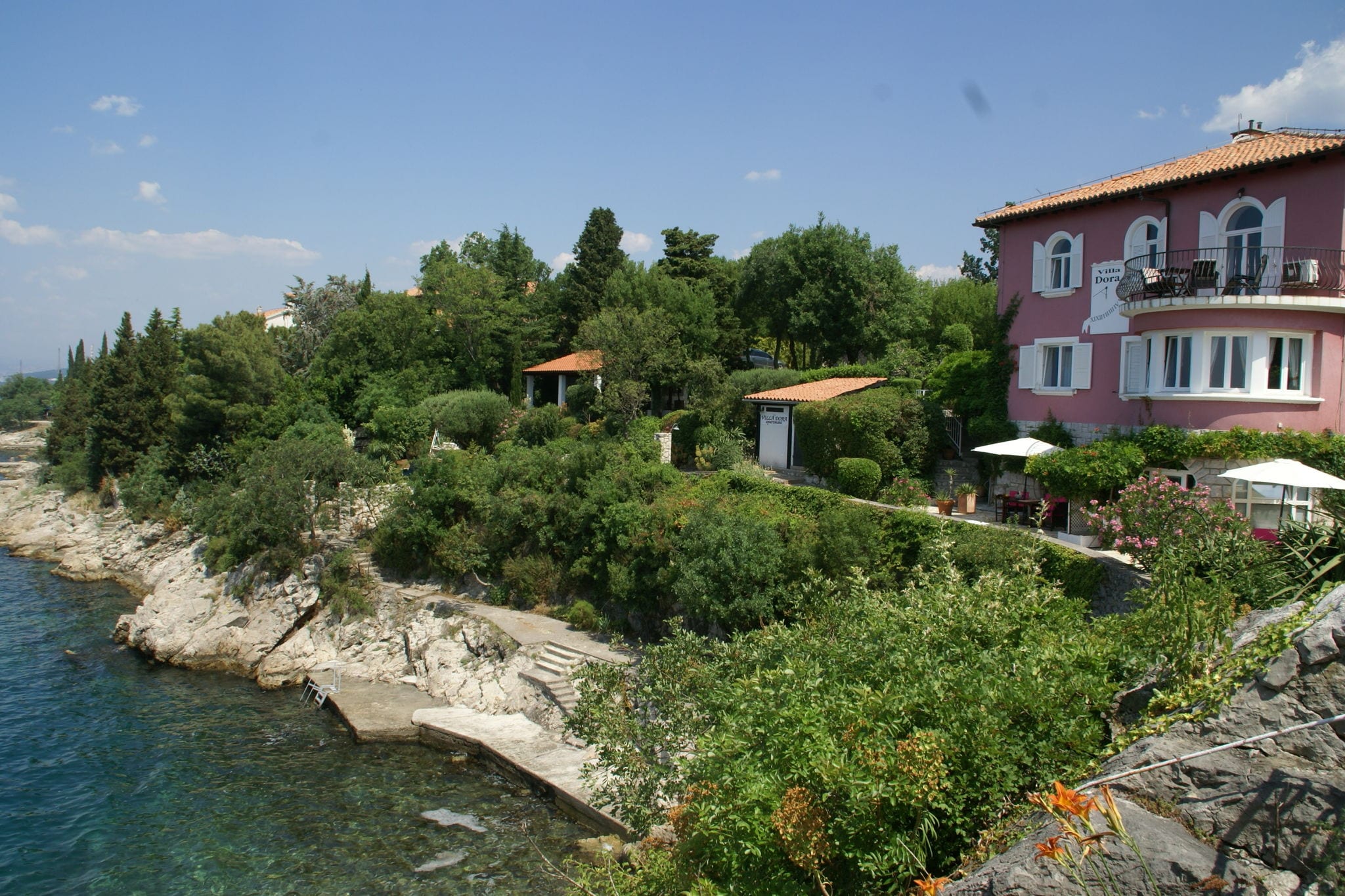 Kinderfreundliche Wohnung mit eigenem Strand in Kraljevica