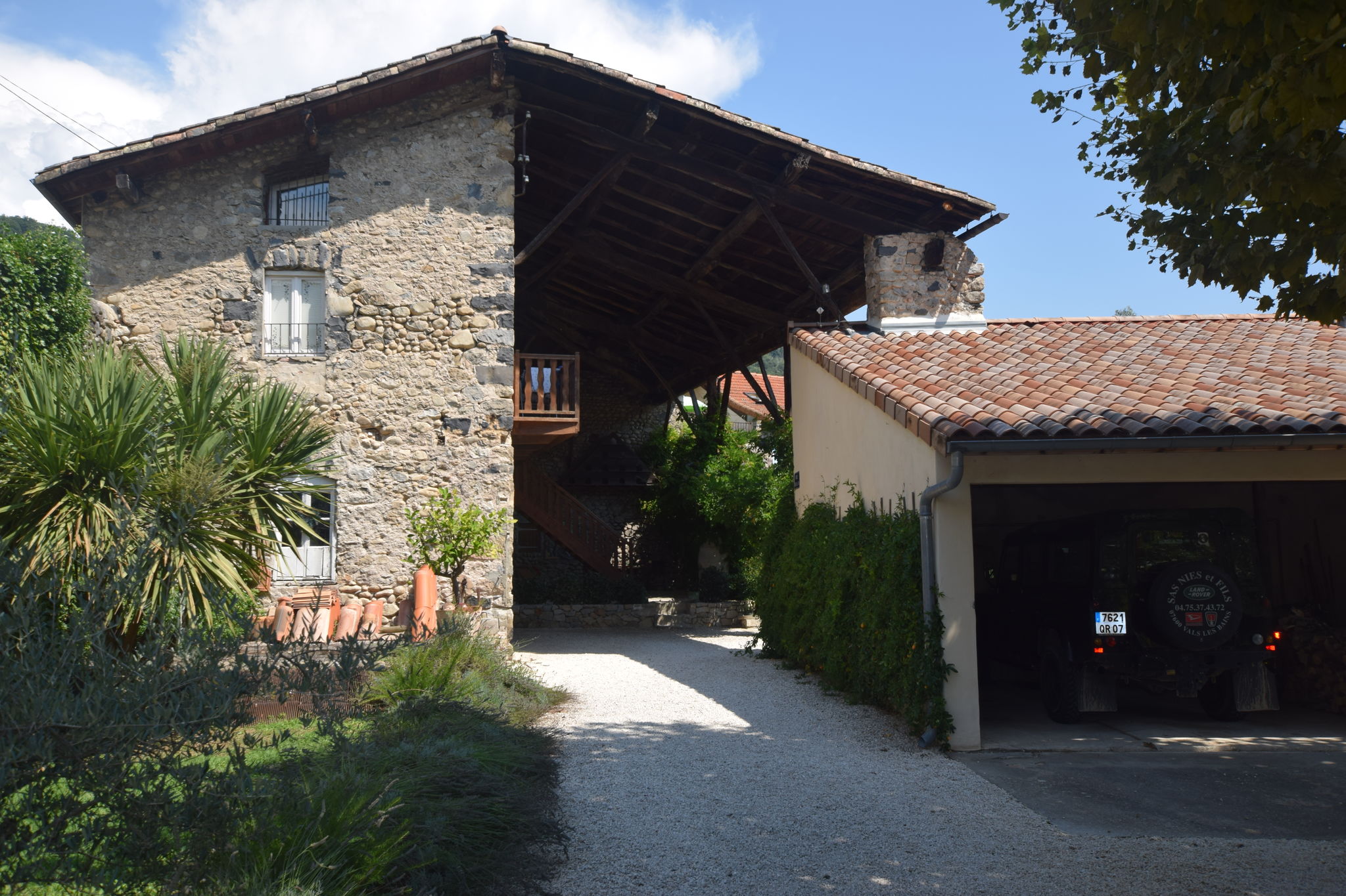 Pretty Holiday Home in Ardèche with Swimming Pool