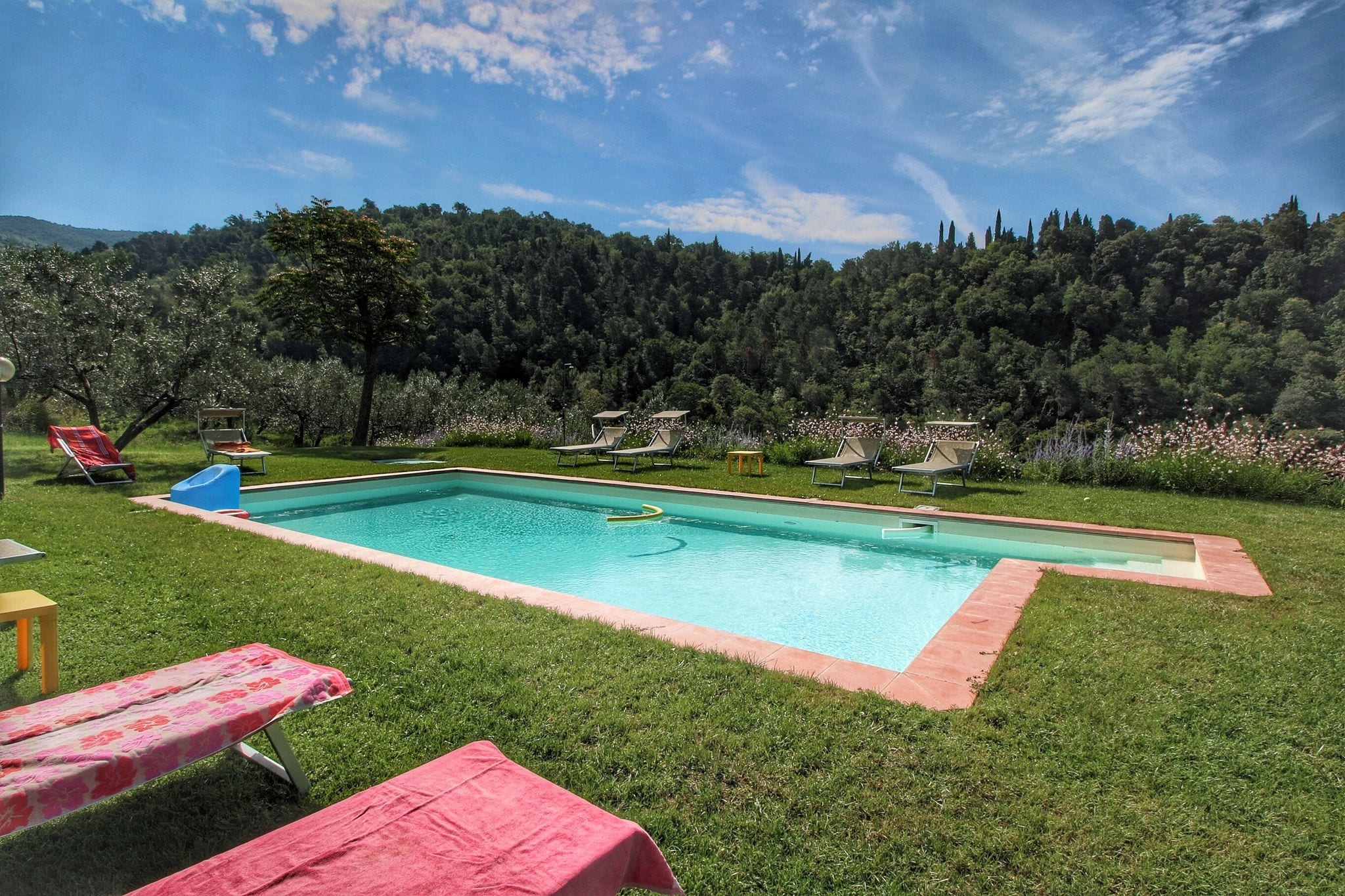 Sfeervol appartement in Castelfranco di Sopra met tuin