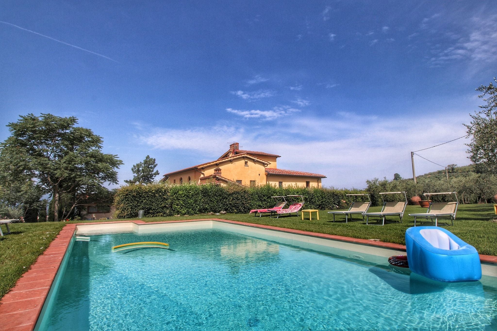 Knus appartement in Castelfranco di Sopra zwembad
