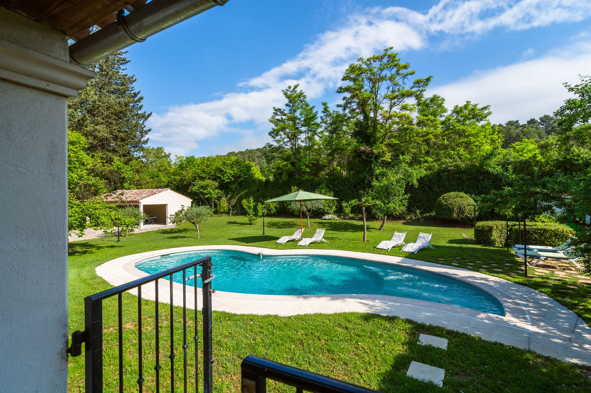 Inviting villa in Lorgues with enclosed garden
