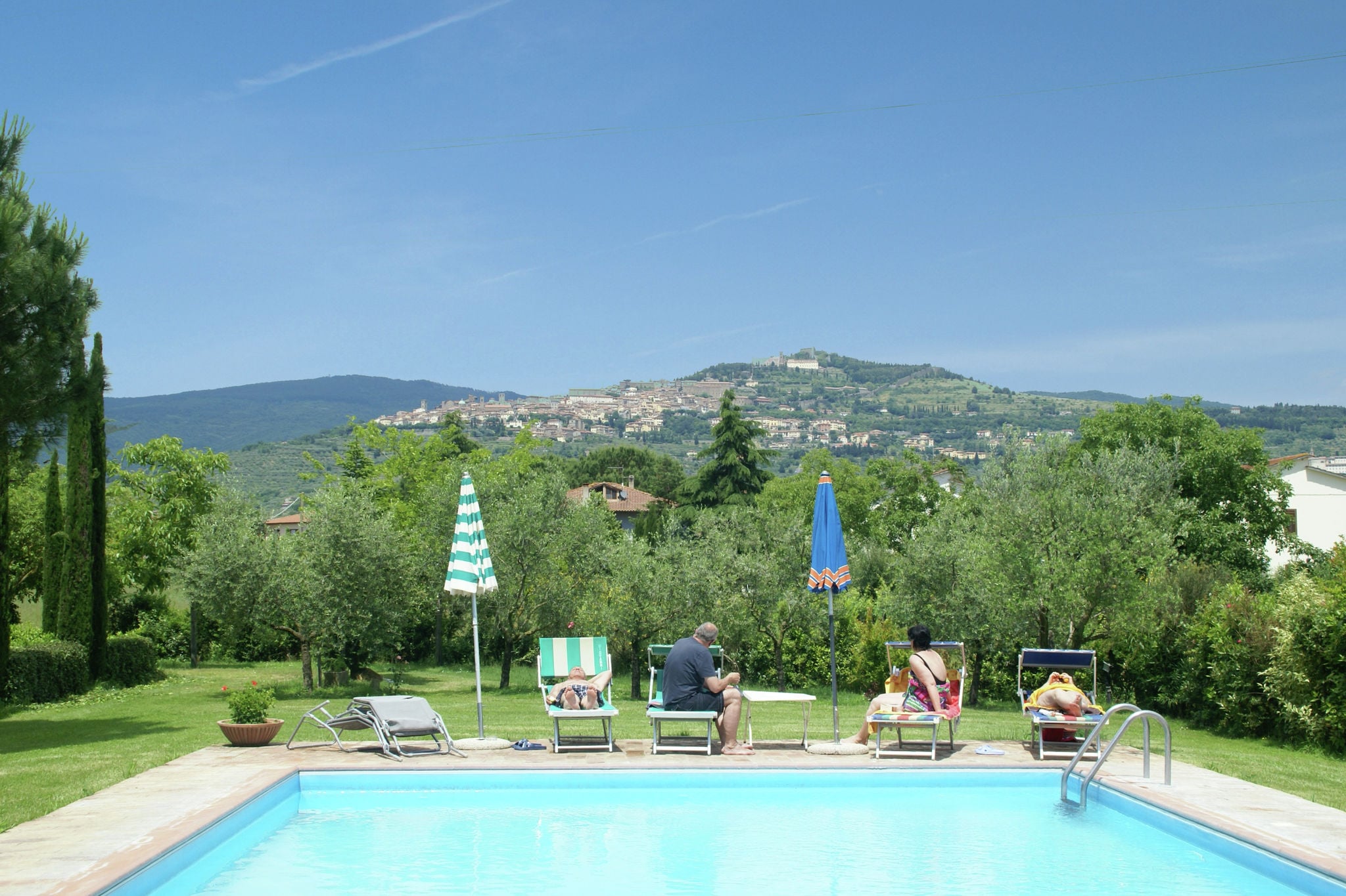 Beautiful holiday home with view over Cortona in beautiful surroundings
