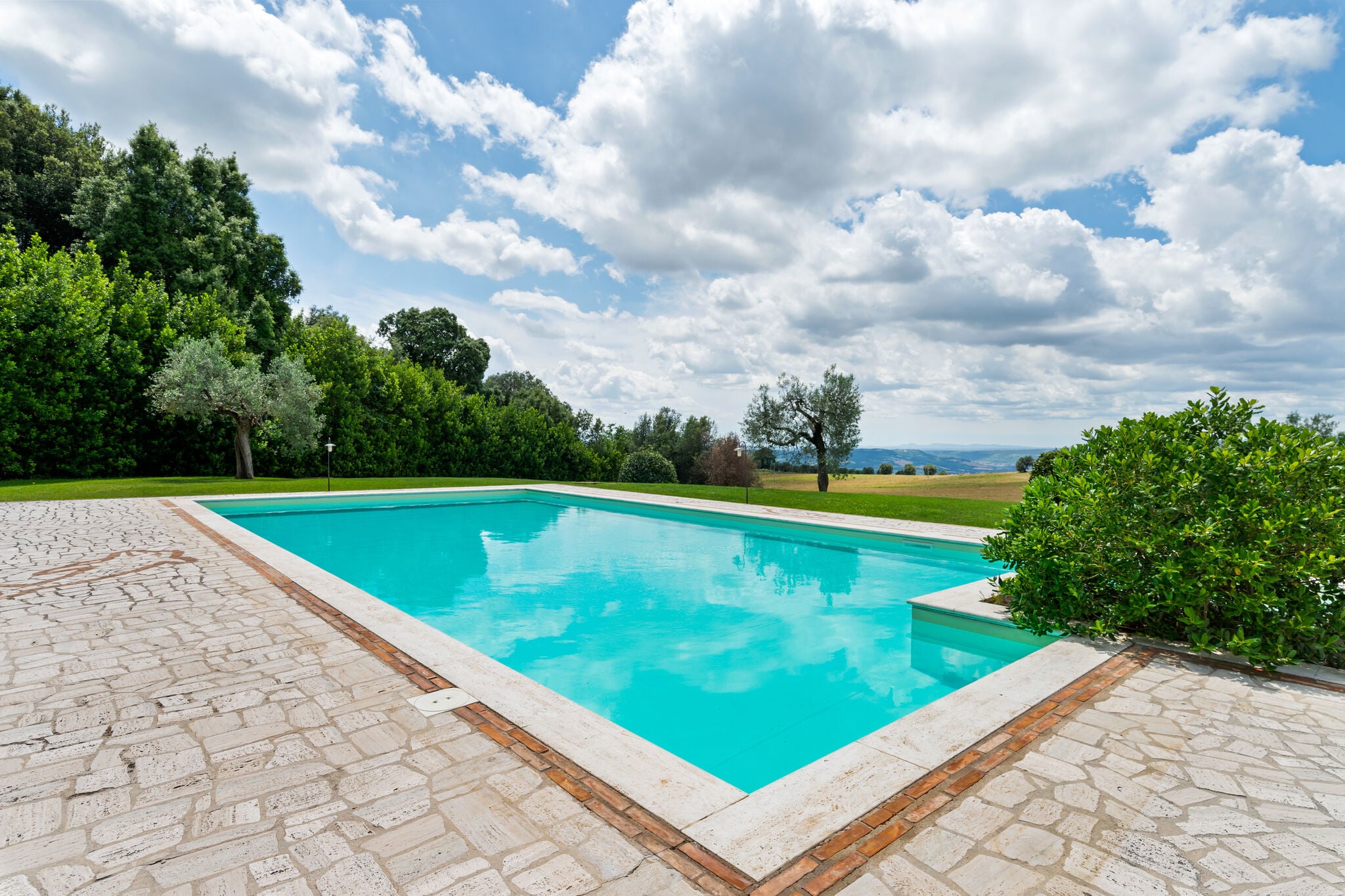 Elegant appartement met zwembad 1 uur van Rome