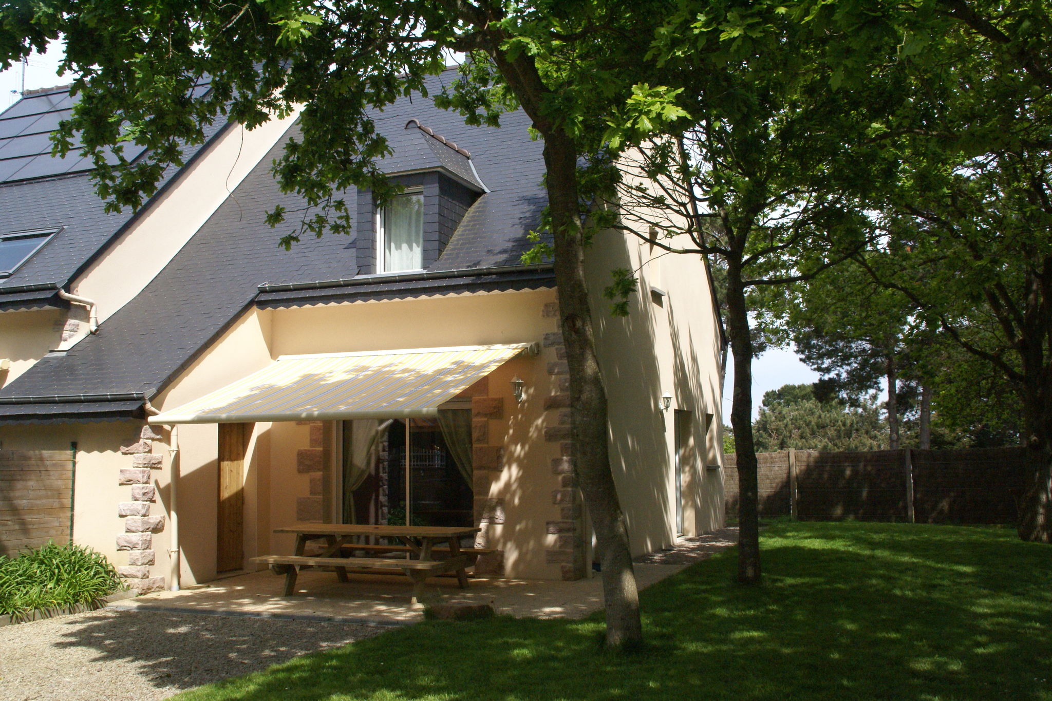 Maison de vacances confortable jumelée à 700 m de la plage en Bretagne