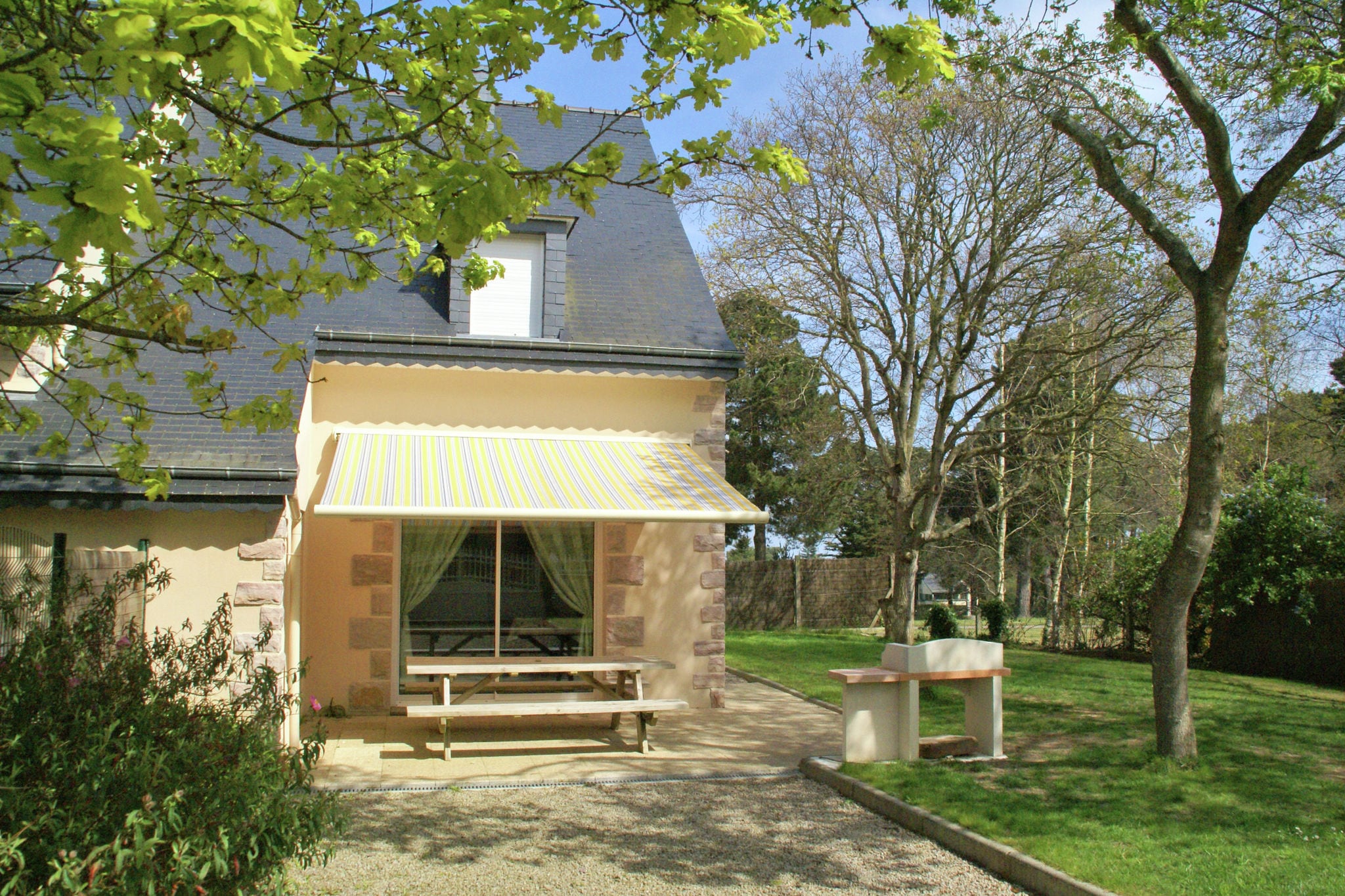 Comfortabel, geschakeld vakantiehuis op 700 m van strand in cultuurrijk Bretagne