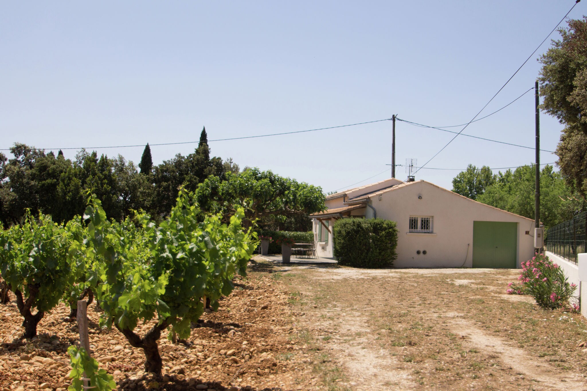 Vrijstaand vakantiehuis aan de rand van een wijngaard bij Châteauneuf-du-Pape