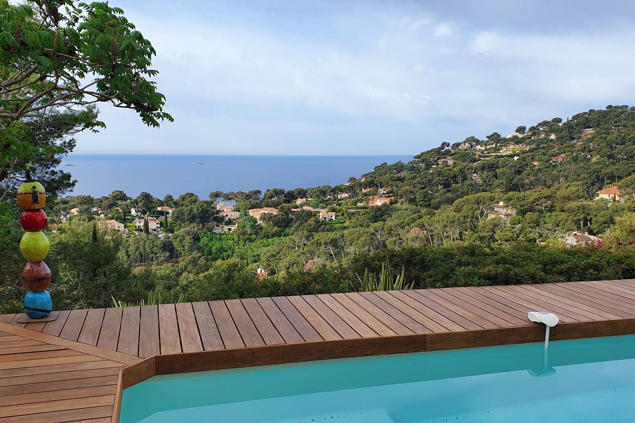 Mooi vakantiehuis met prachtig zeezicht op het schiereiland van Hyères