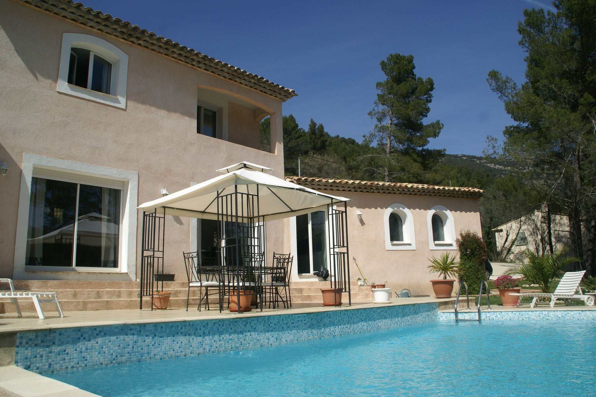 Villa spacieuse à Bargemon avec piscine privée et une belle vue