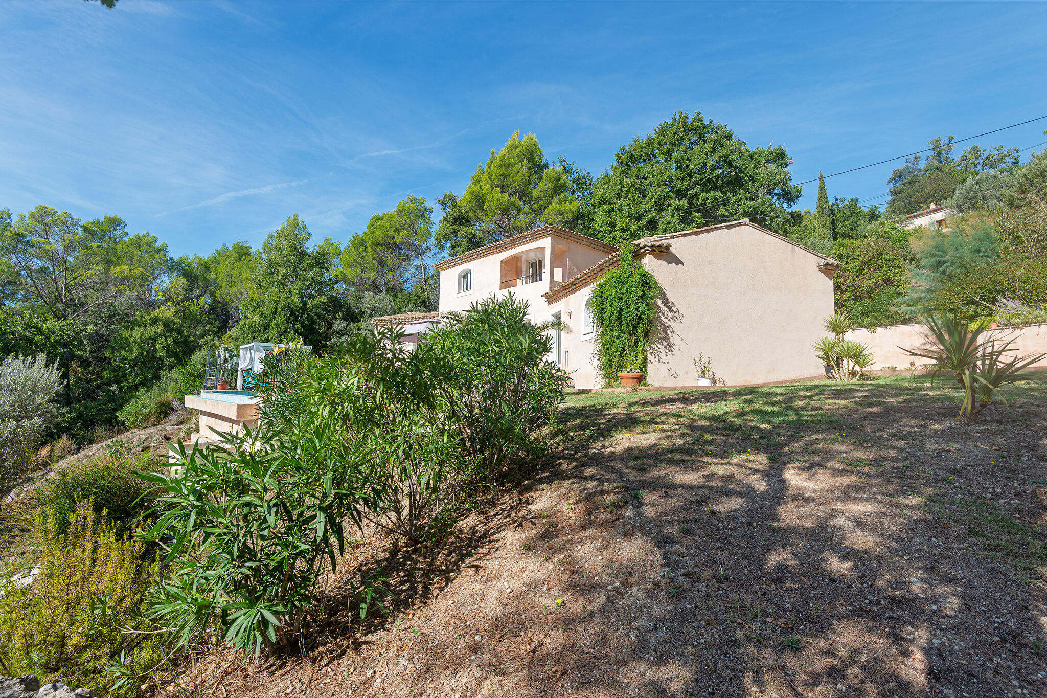 Vrijstaande villa in de Provence met privézwembad en fraai uitzicht