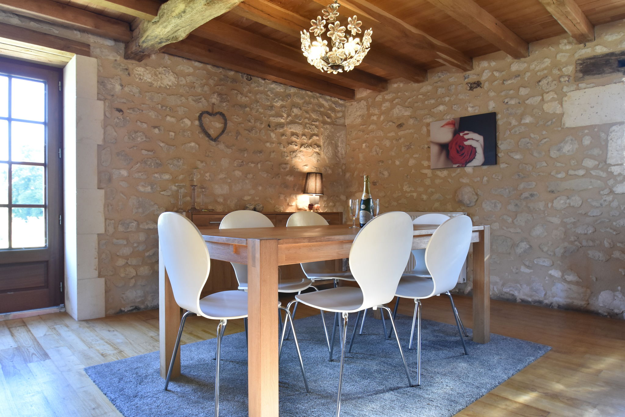 Beautiful holiday home with swimming pool, walking distance from the centre of Verteillac (1 km)