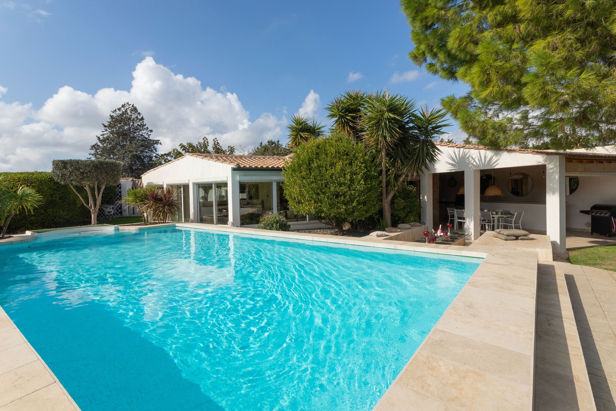 Gemütliche Villa in Narbonne mit eigenem Pool und Whirlpool
